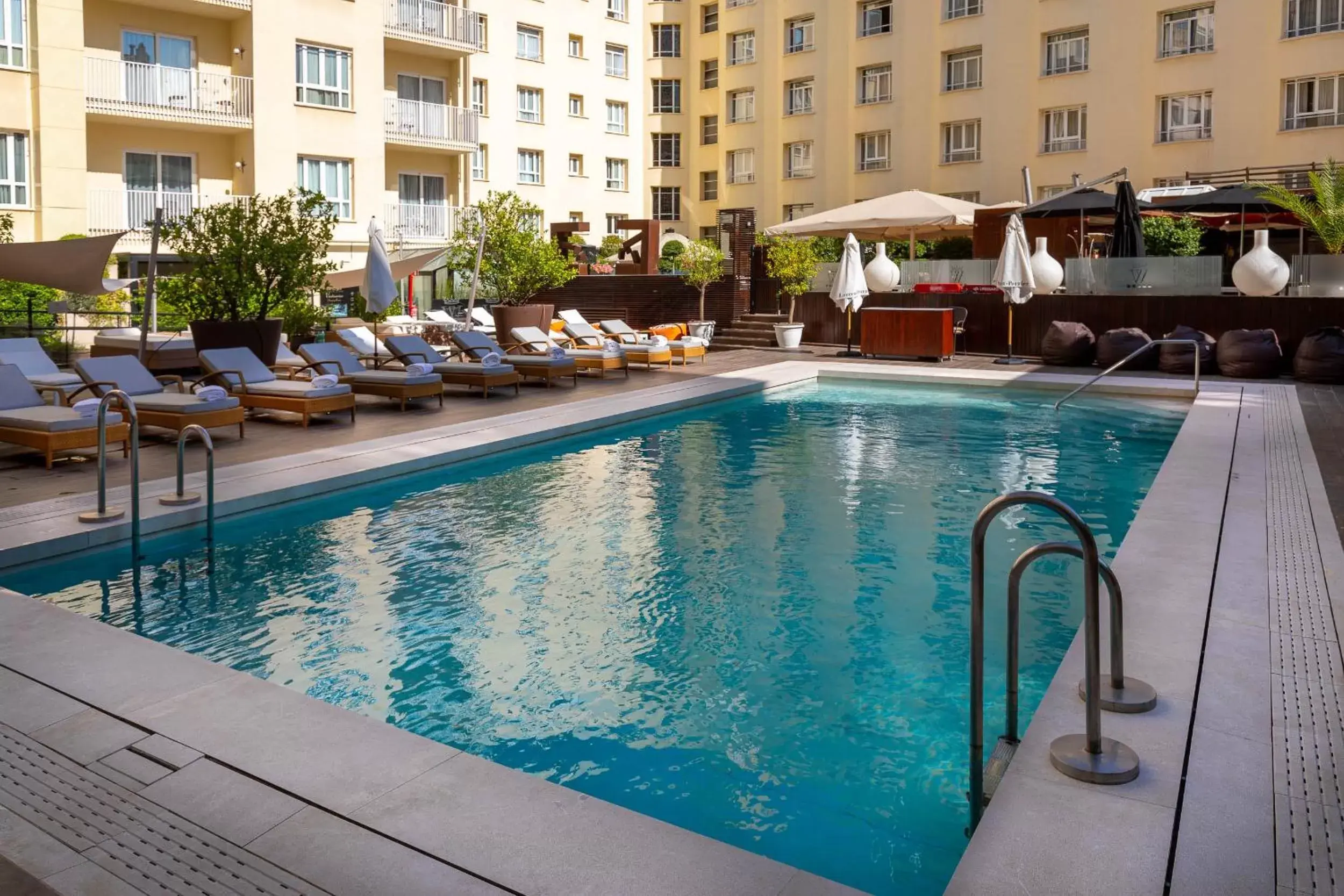 Swimming Pool in Wellington Hotel & Spa Madrid