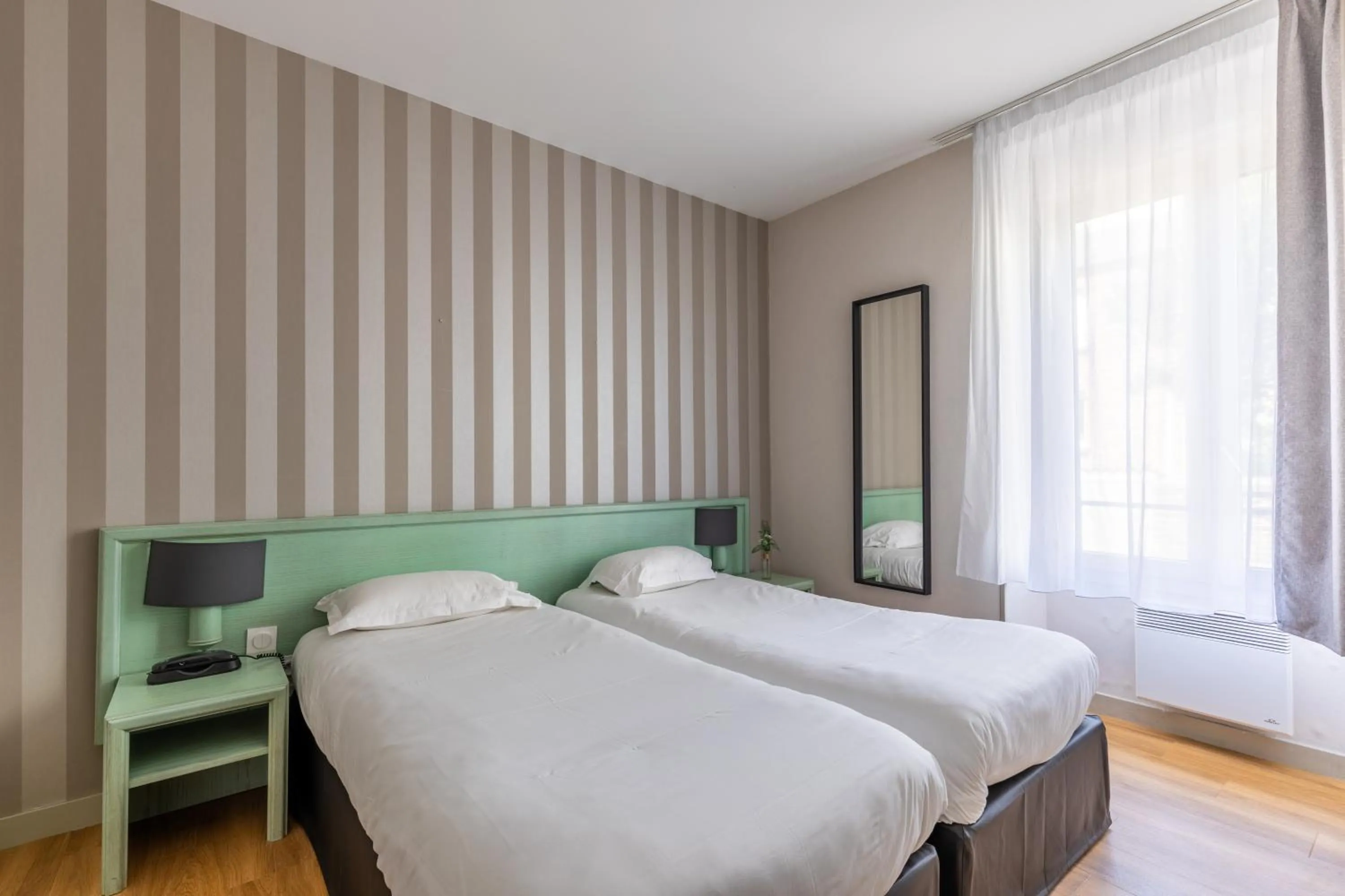 Bed in Atlantic Hotel Rennes Centre Gare