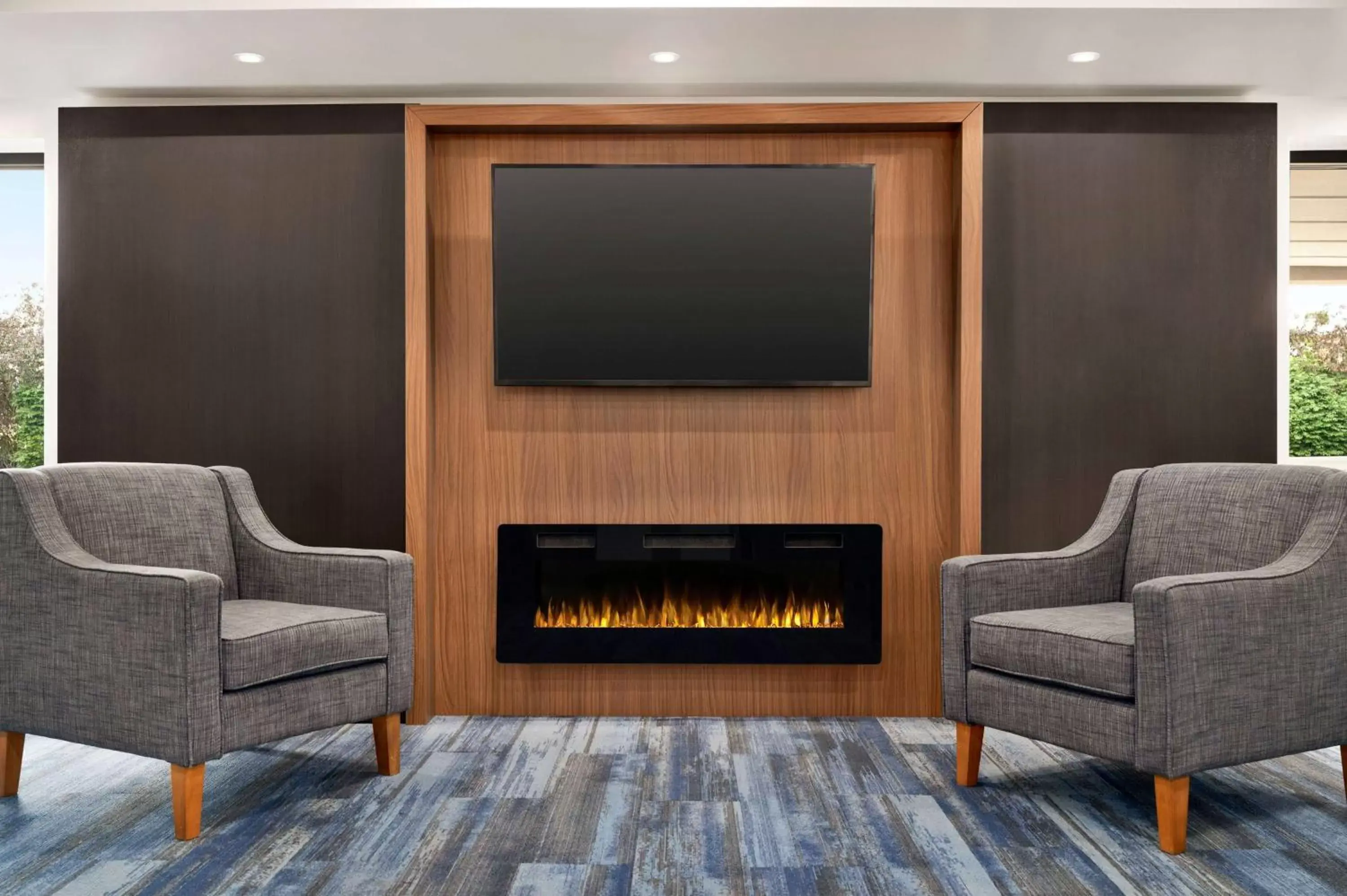 Lobby or reception, TV/Entertainment Center in La Quinta Inn by Wyndham Columbus Dublin