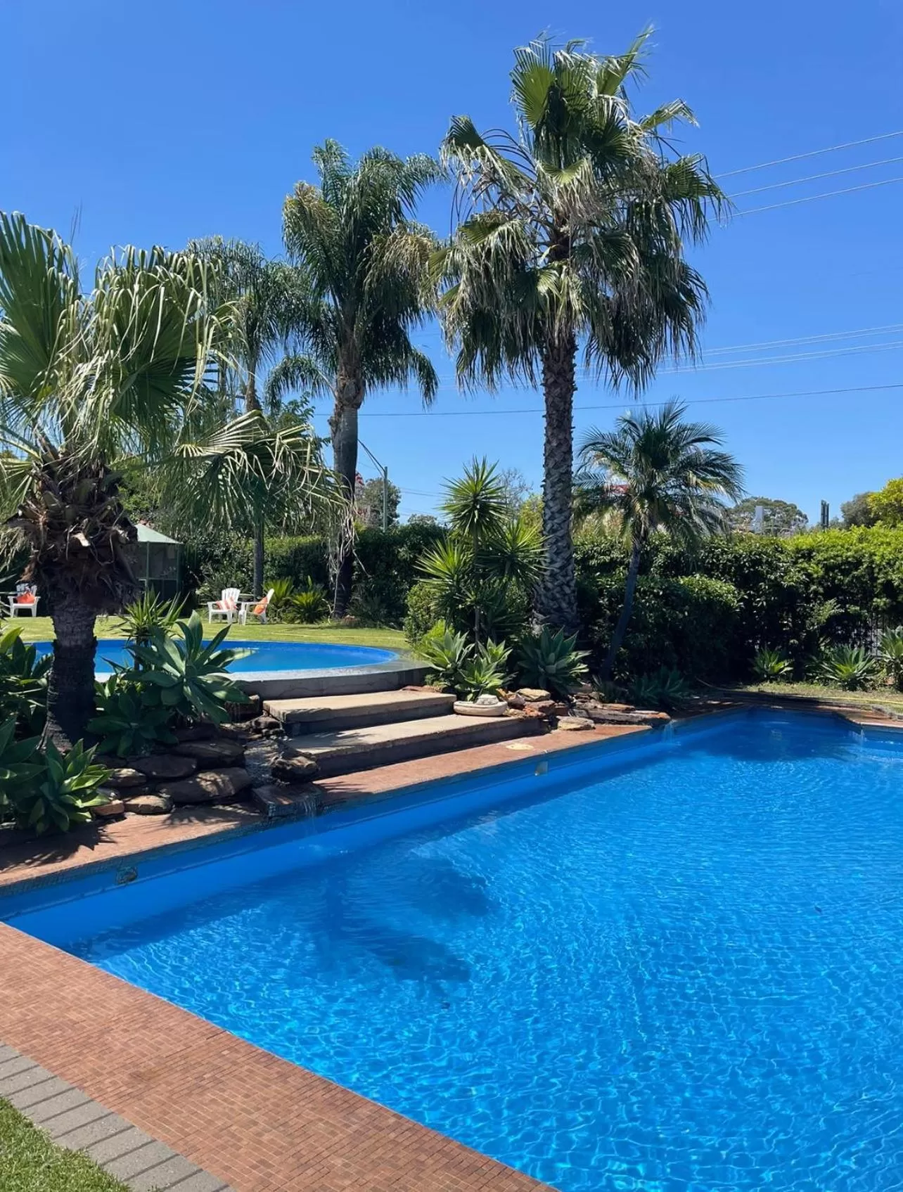 Pool view in Country Leisure Motor Inn