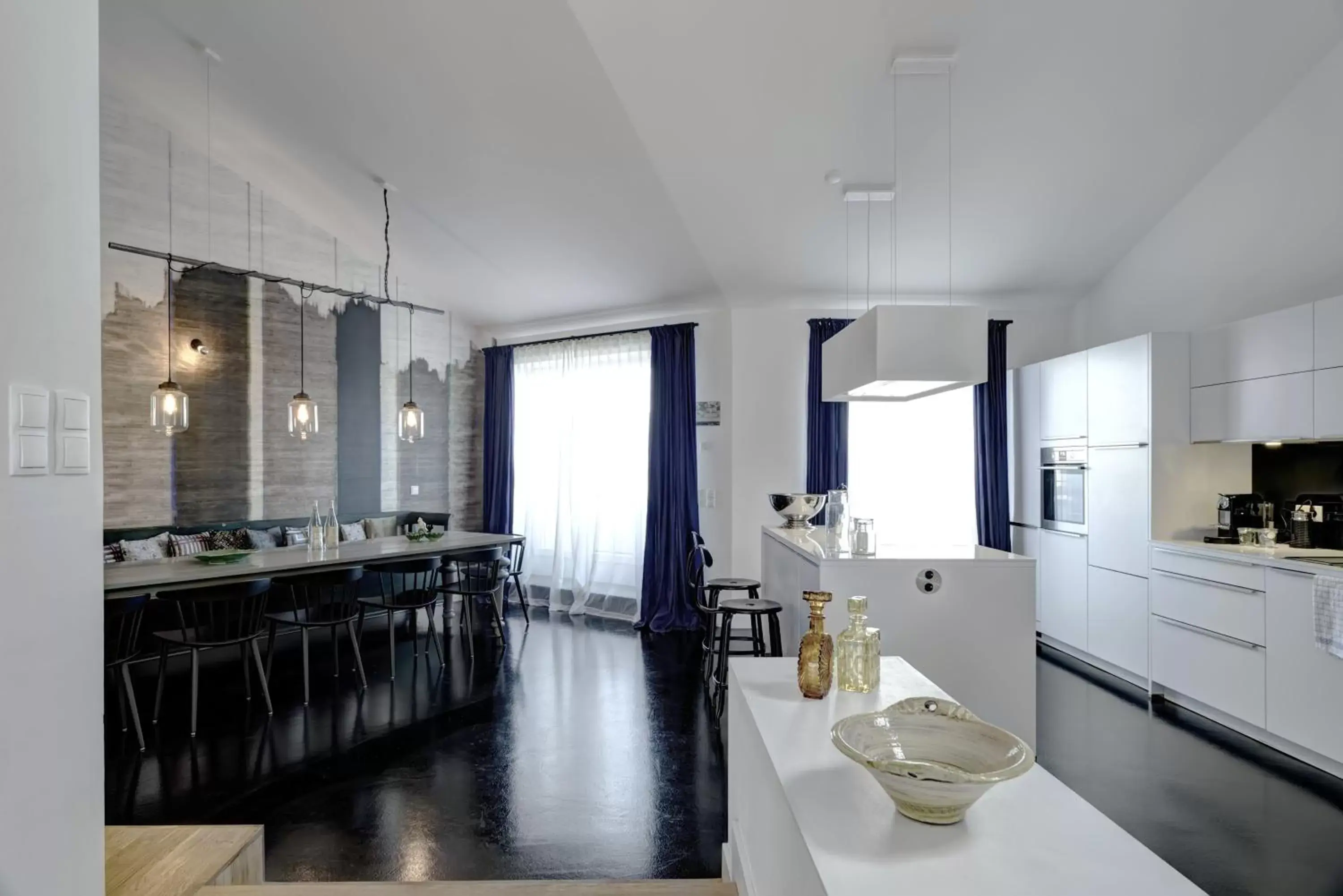 Kitchen or kitchenette, Dining Area in Gorki Apartments