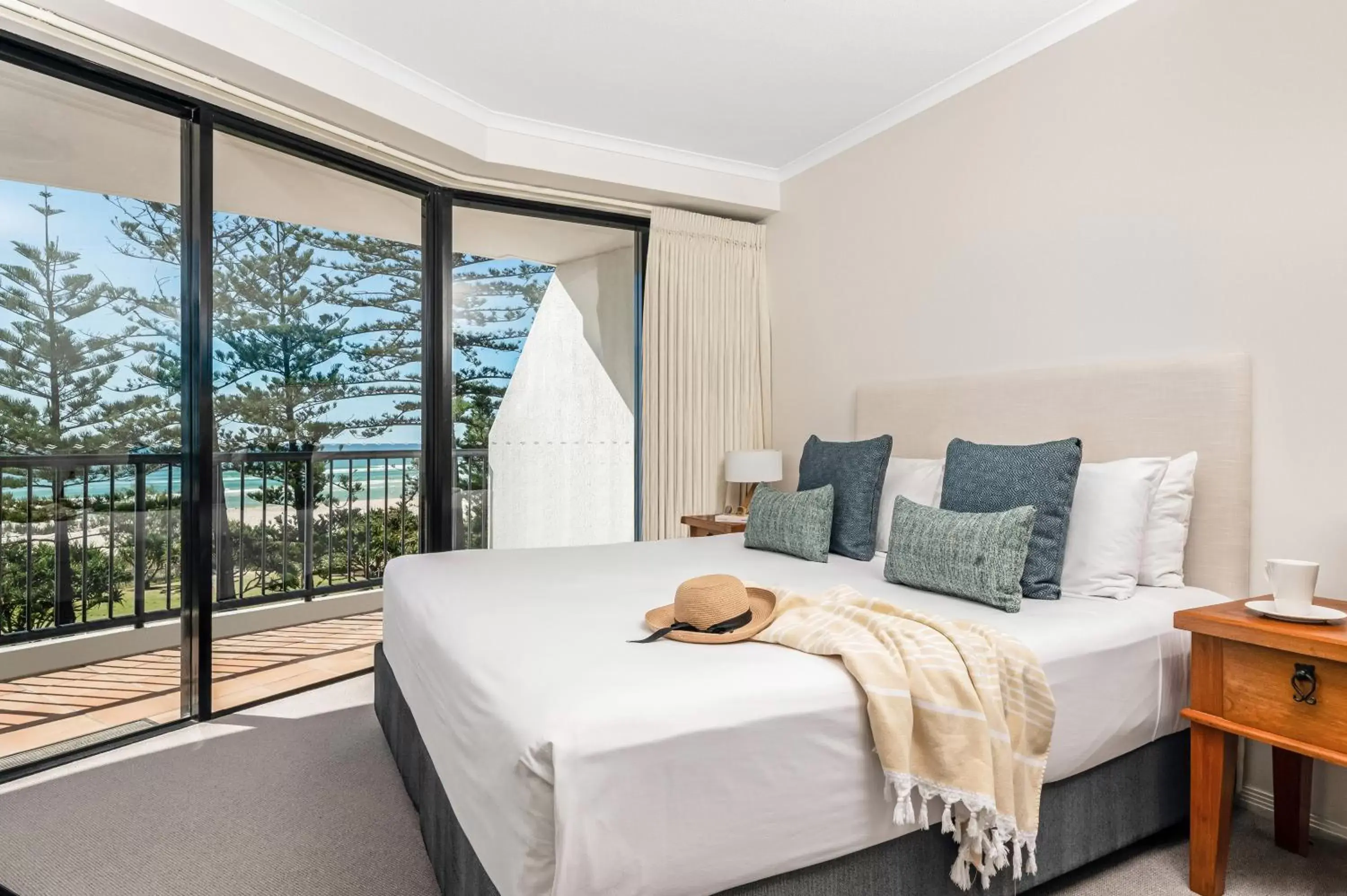 Bed in Mantra Coolangatta Beach