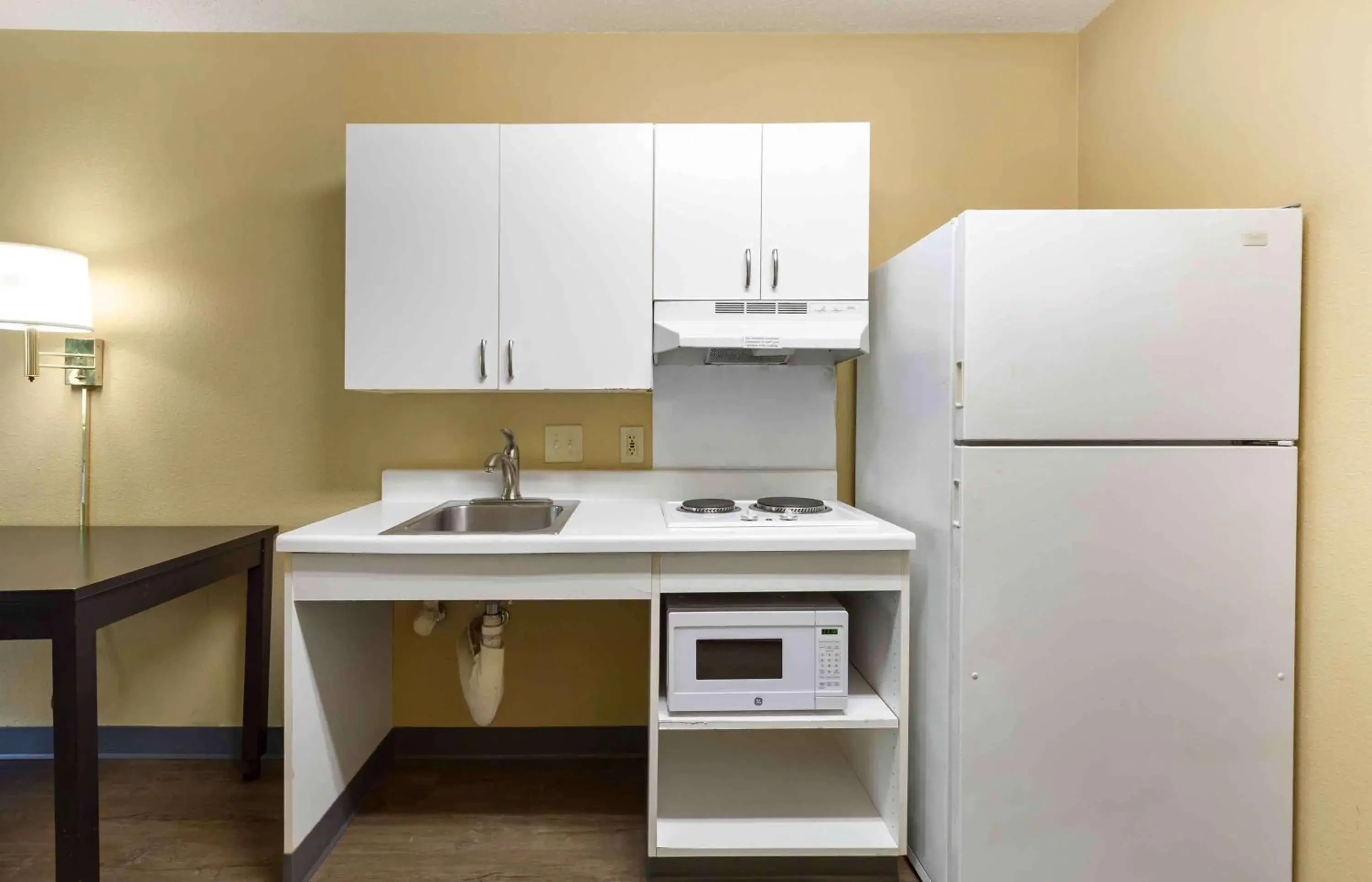 Bedroom, Kitchen/Kitchenette in Extended Stay America Suites - Washington, DC - Landover