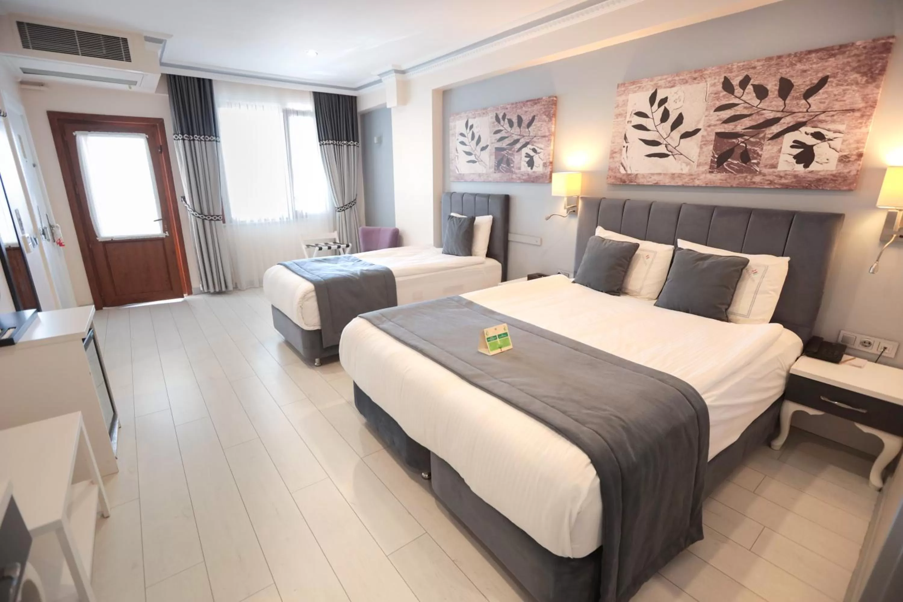 Bed in Skalion Hotel