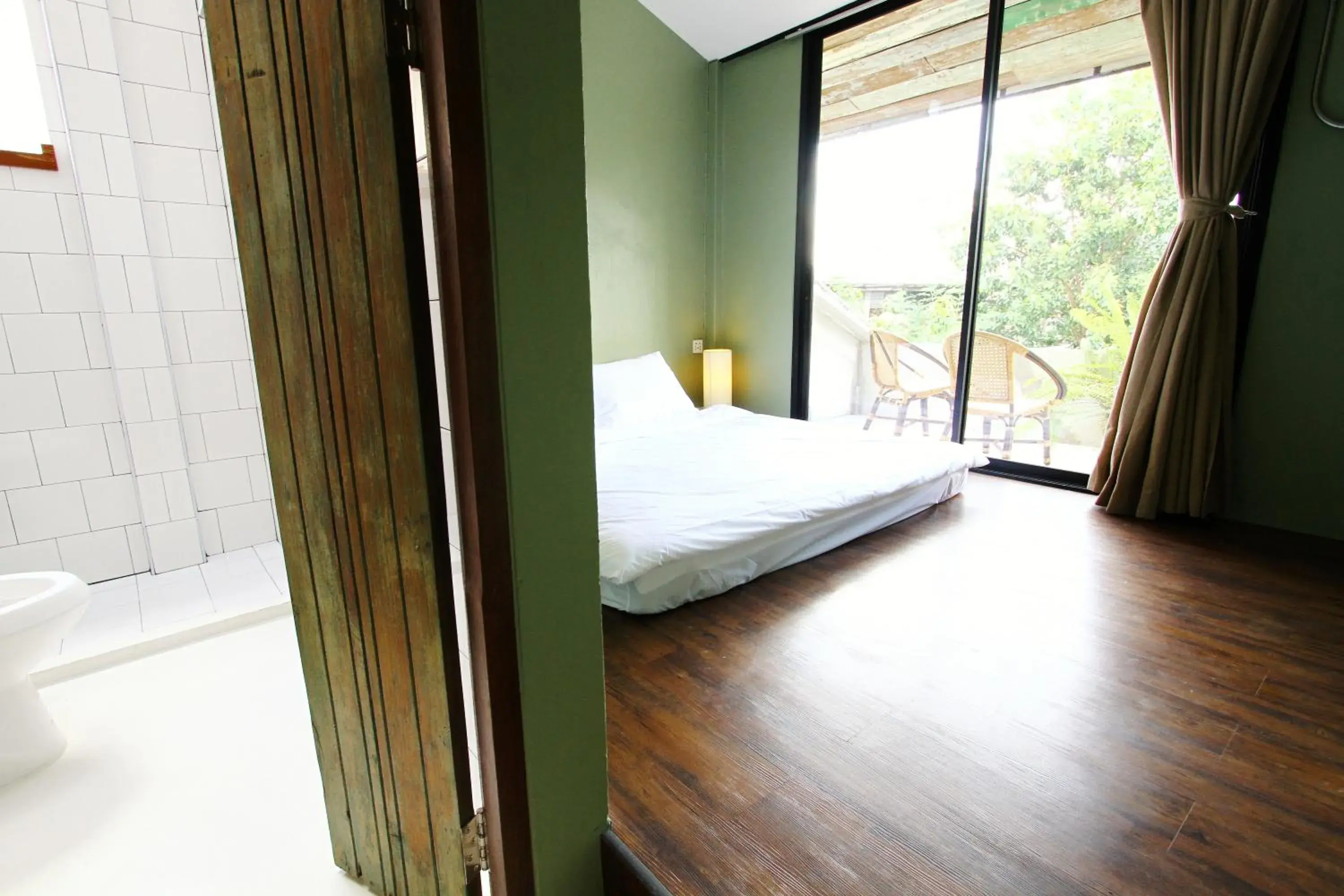 Photo of the whole room, Bed in Here Hostel Bangkok