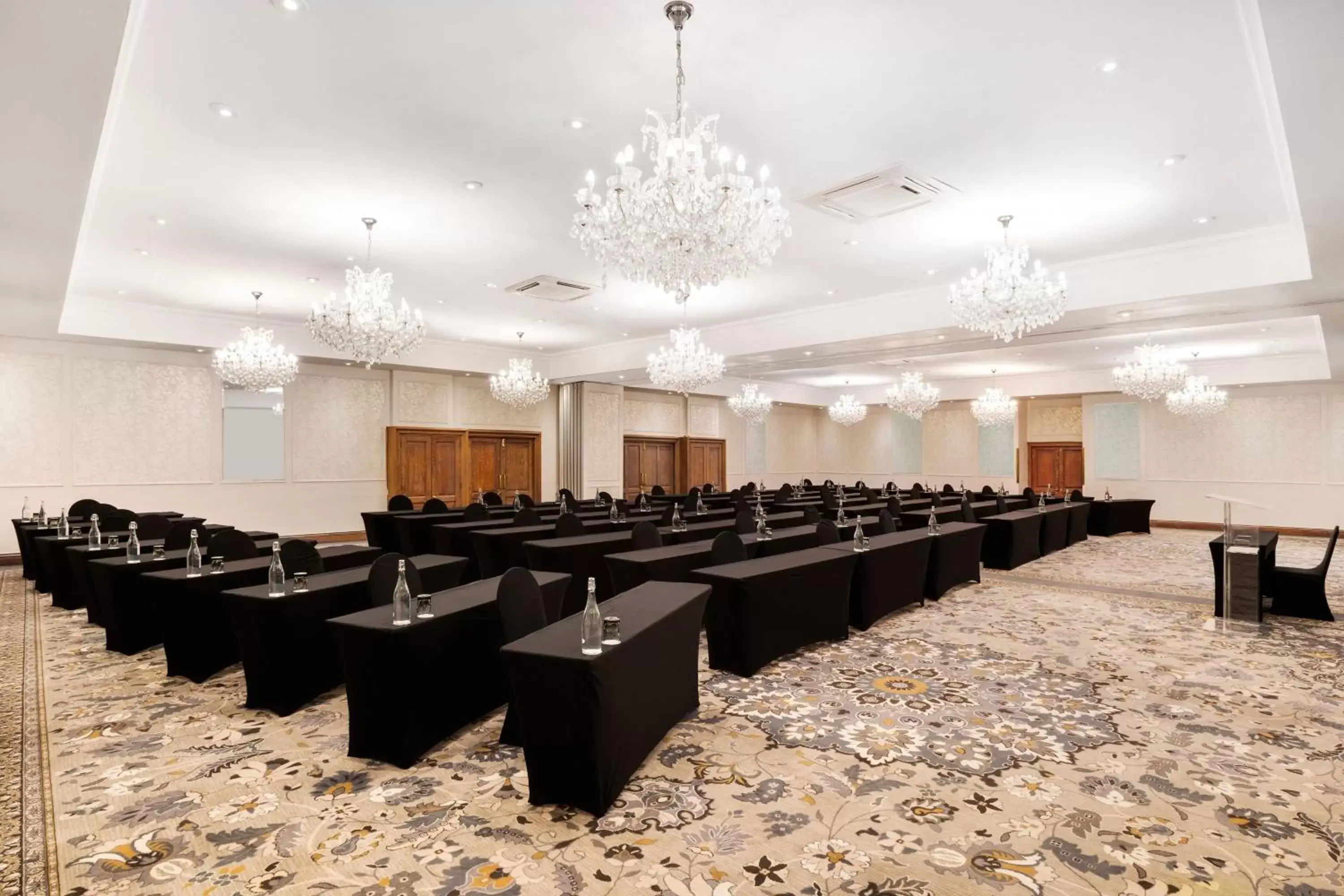 Meeting/conference room in Protea Hotel by Marriott Johannesburg Balalaika Sandton