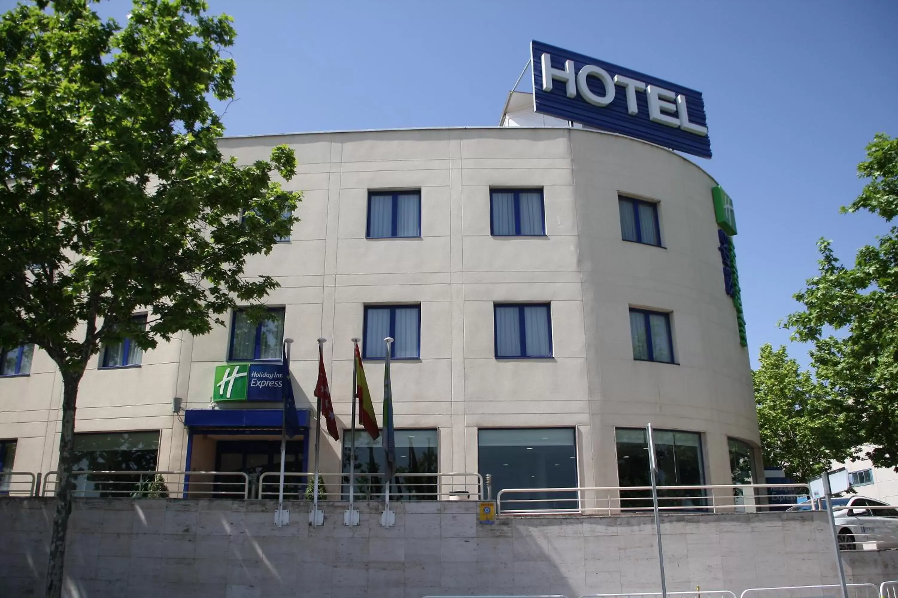 Property building in Holiday Inn Express San Sebastian de los Reyes by IHG Property building in Holiday Inn Express San Sebastian de los Reyes by IHG