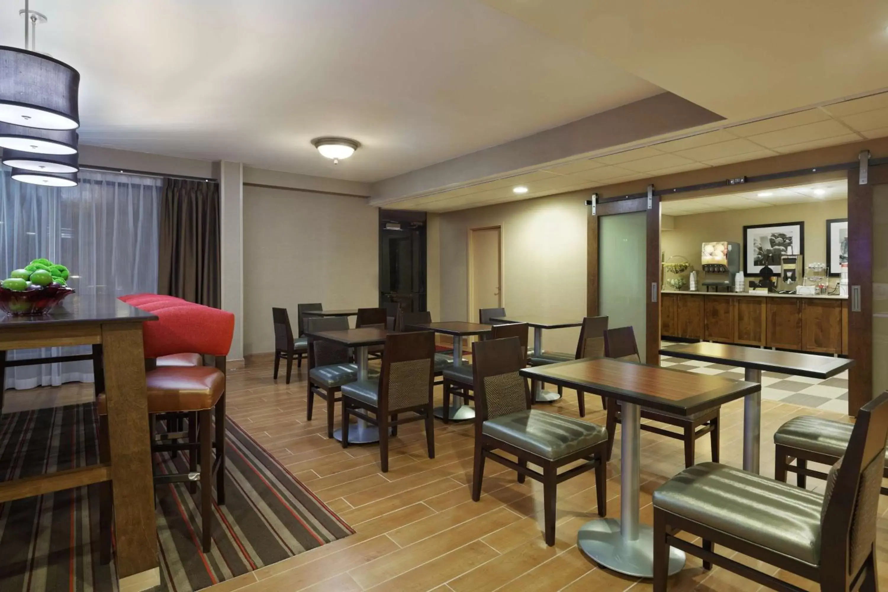 Lobby or reception, Restaurant/Places to Eat in Hampton Inn Raleigh Cary