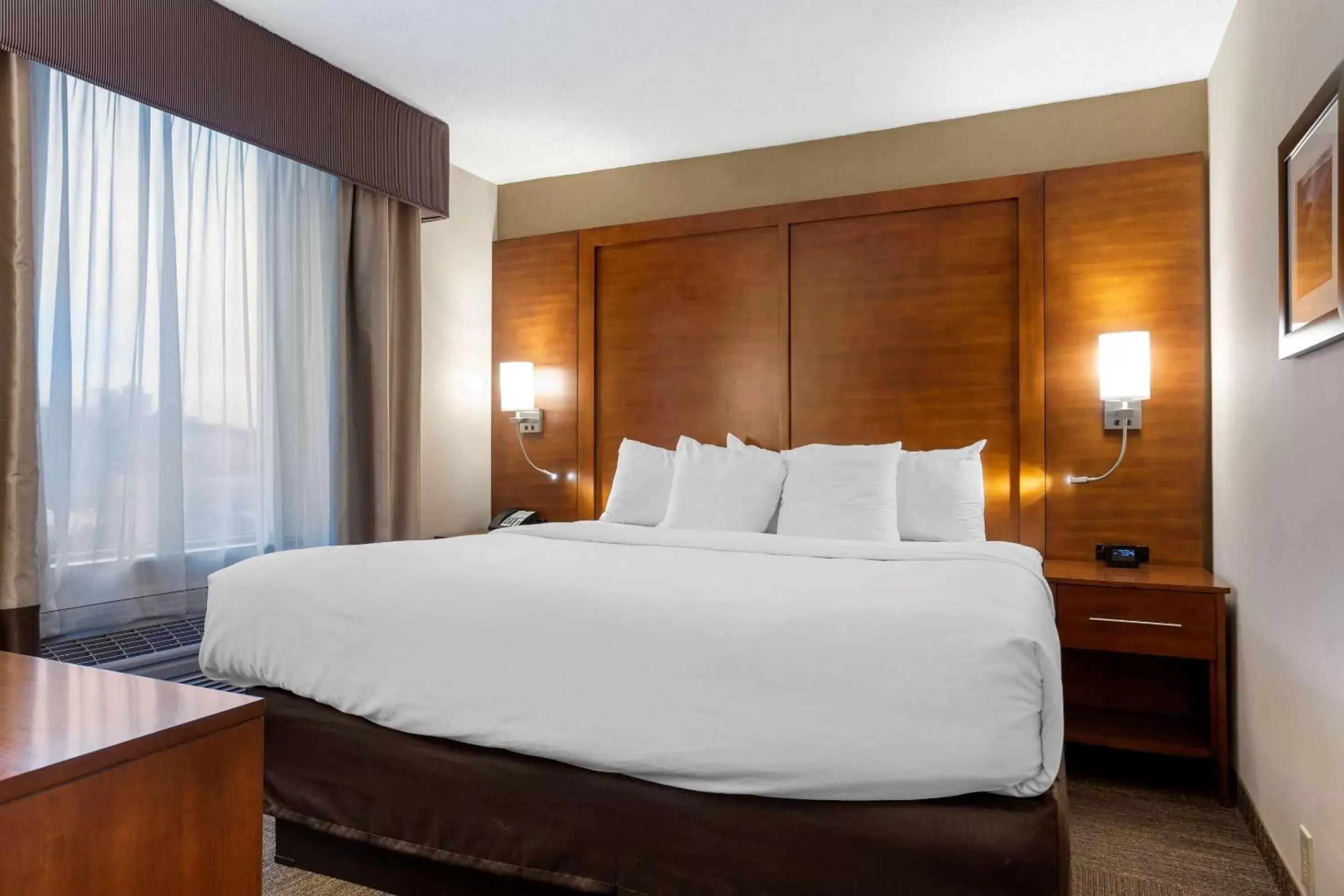 Bedroom, Bed in Comfort Inn & Suites Presidential