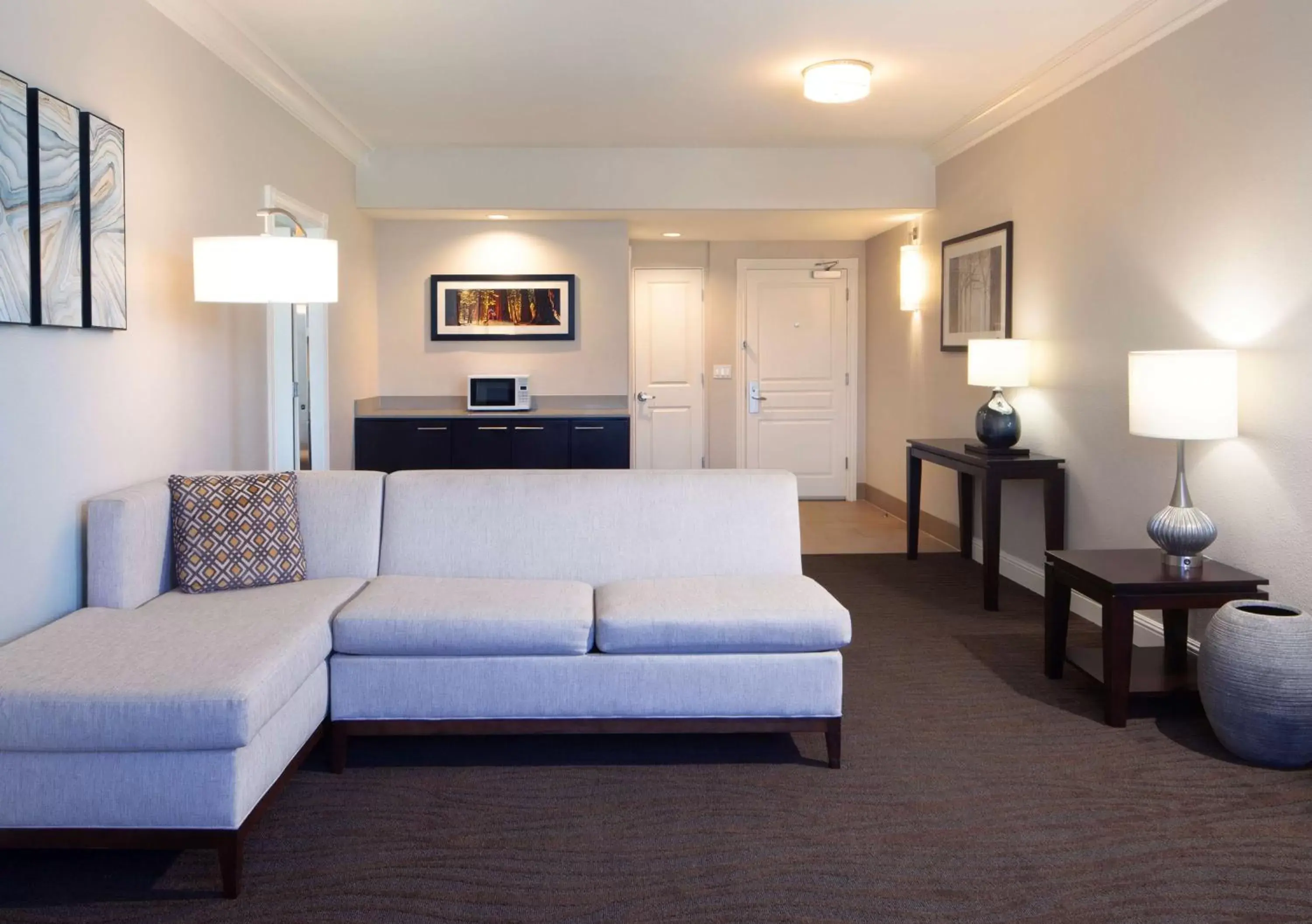 Living room, Seating Area in Hilton Santa Cruz Scotts Valley