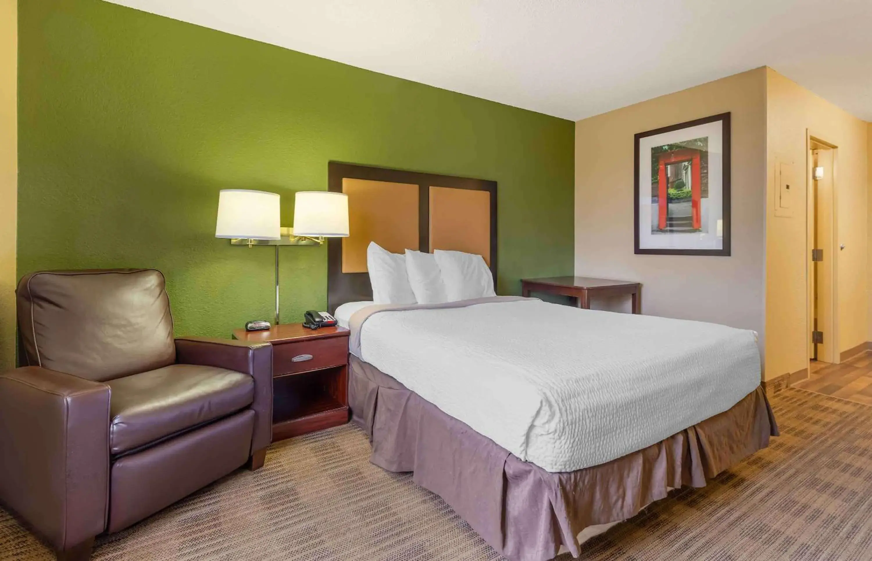 Bedroom, Bed in Extended Stay America Suites - Minneapolis - Airport - Eagan - South