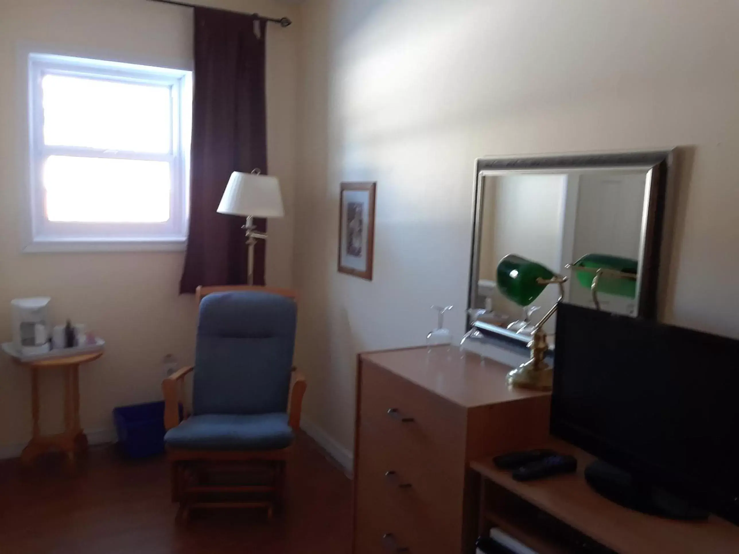 Queen Room in Mountain View Motel Queen Room in Mountain View Motel