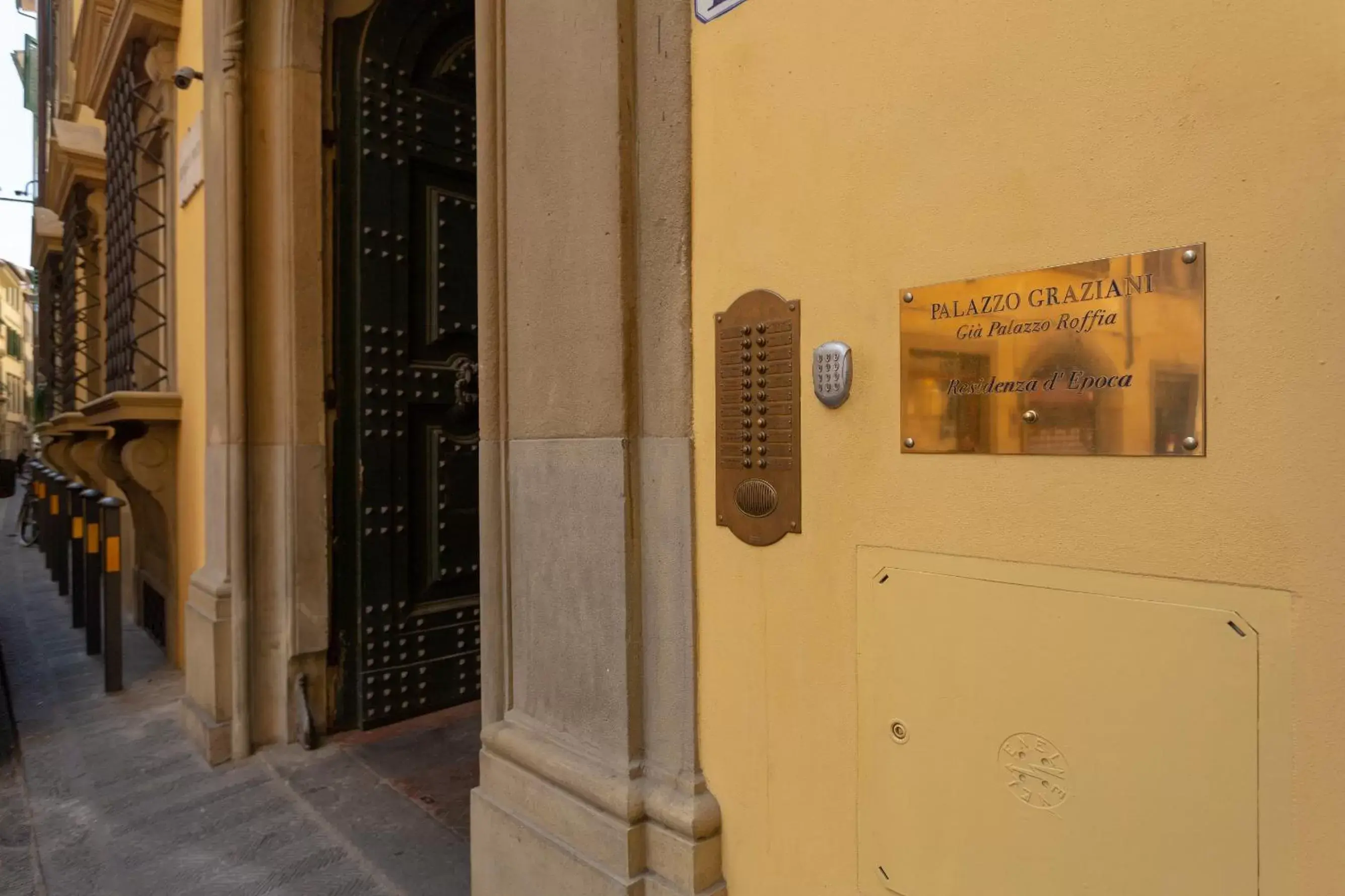 Facade/entrance in Palazzo Graziani