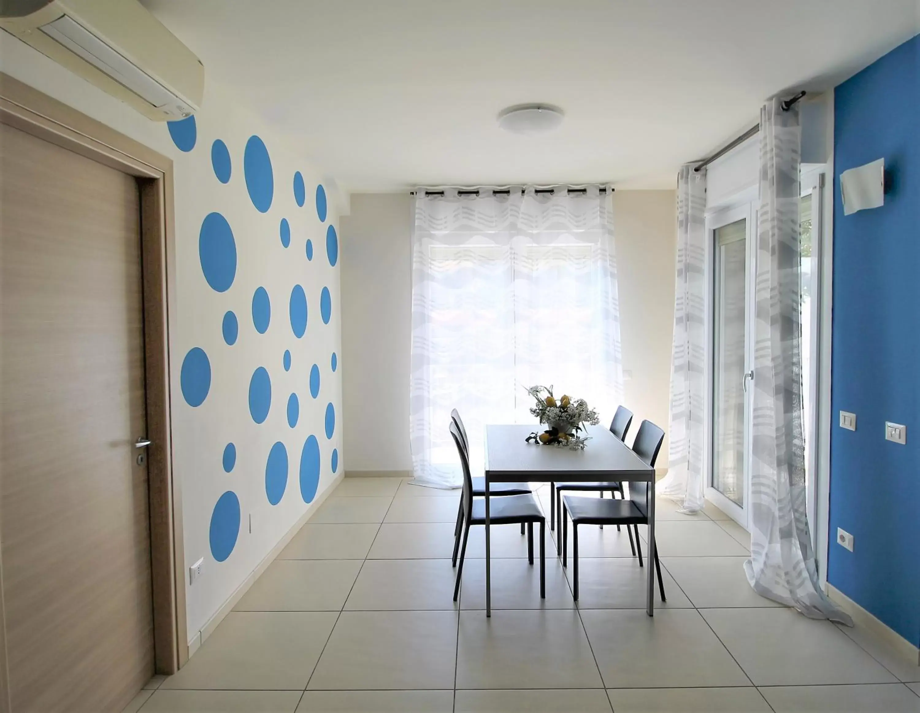 Kitchen or kitchenette, Dining Area in Residence Felice