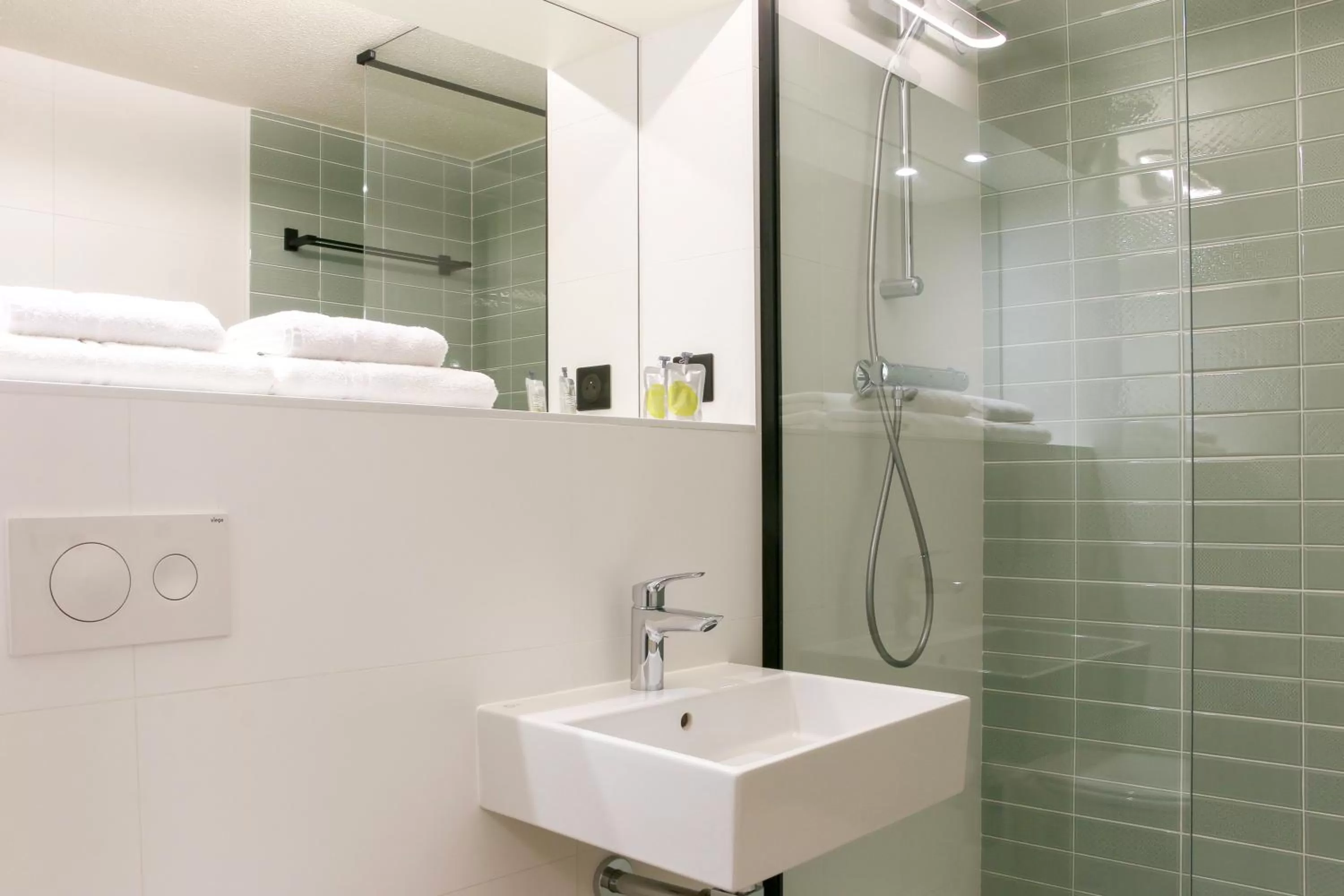 Bathroom in HÔTEL KYRIAD MARSEILLE - Vitrolles Aéroport