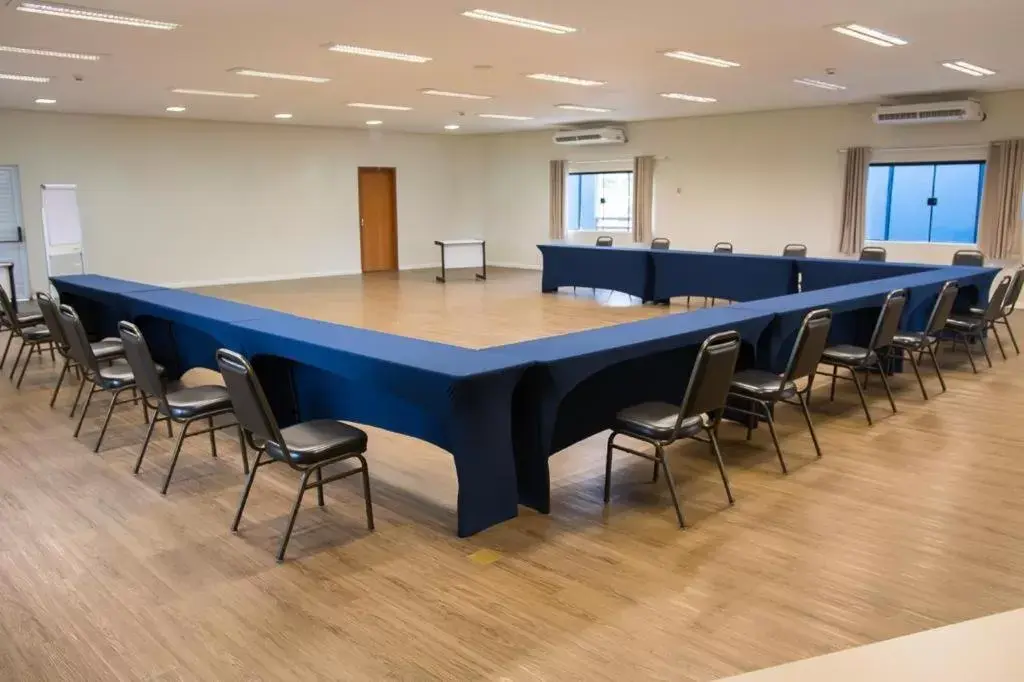 Meeting/conference room in ibis Styles Sorocaba Santa Rosalia