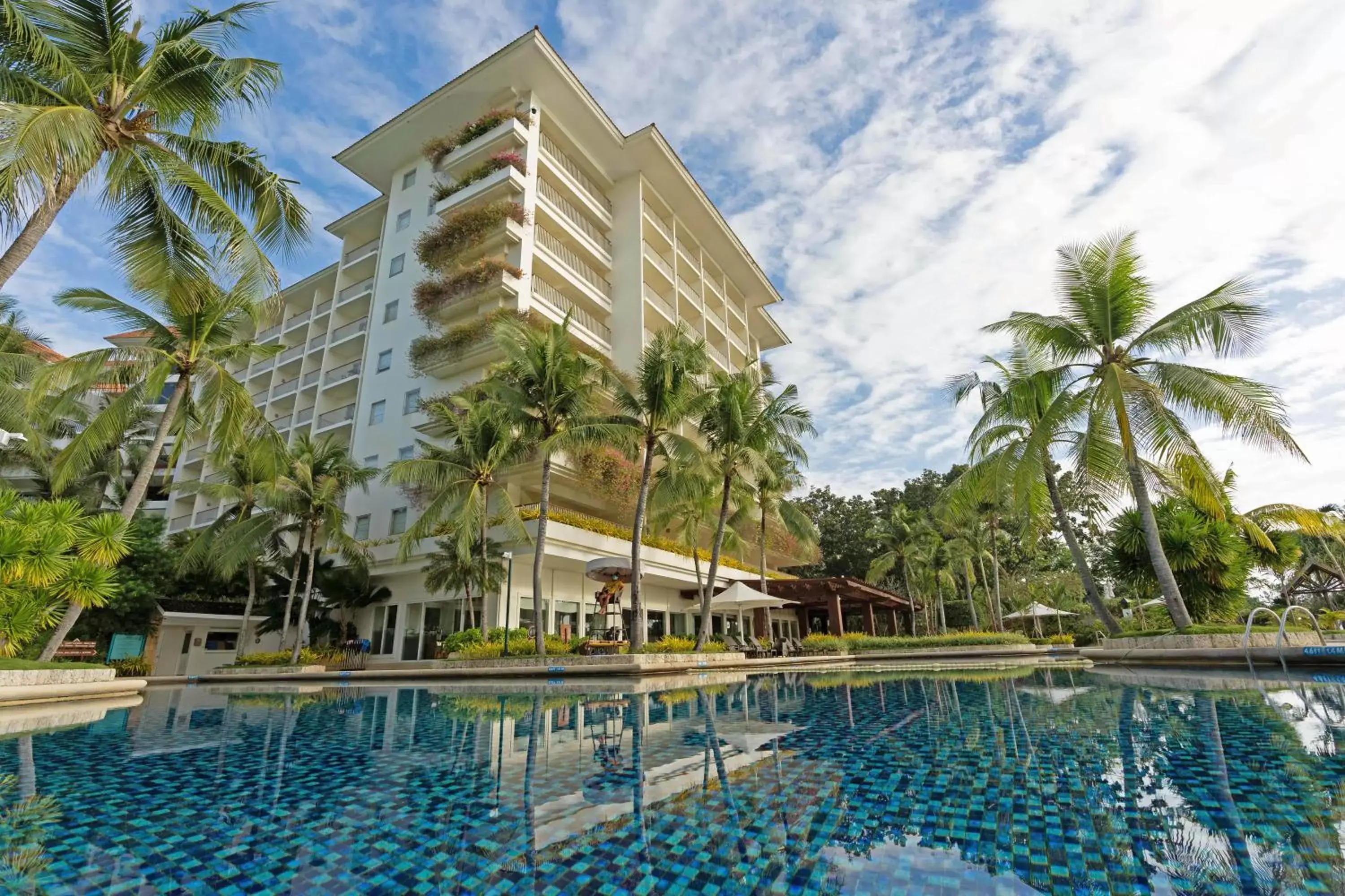 Property building in Shangri-La Mactan, Cebu Property building in Shangri-La Mactan, Cebu