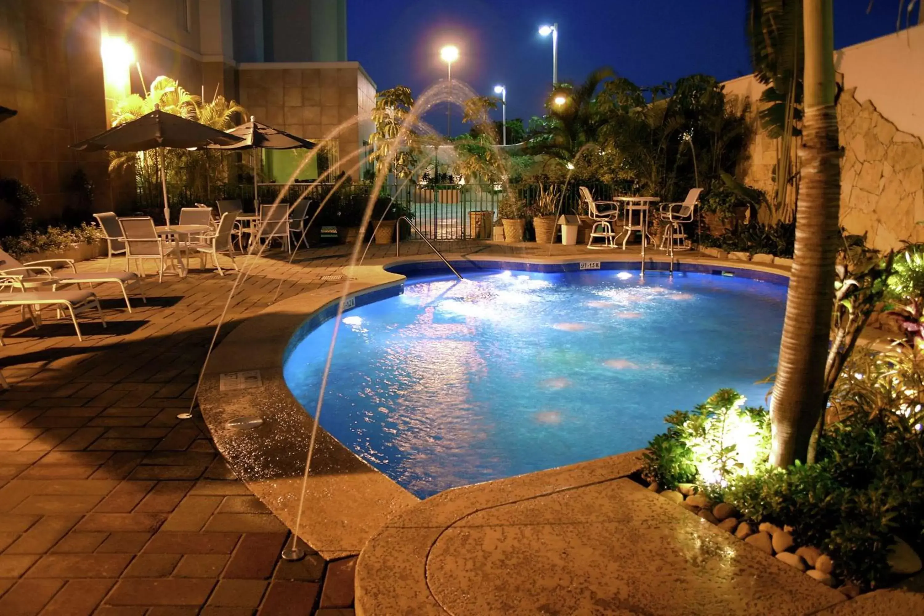 Pool view, Swimming Pool in Hampton Inn Tampico Airport