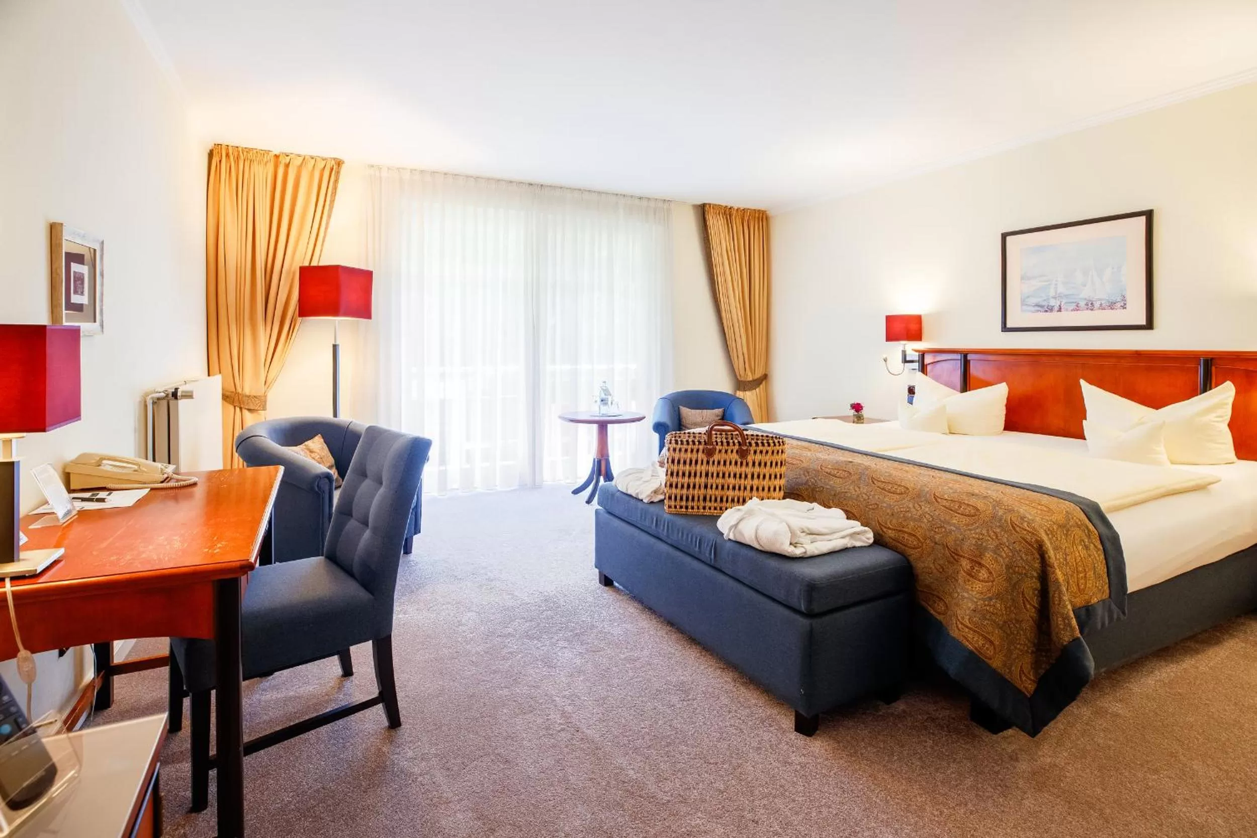 Living room, Bed in Kurhaus am Inselsee