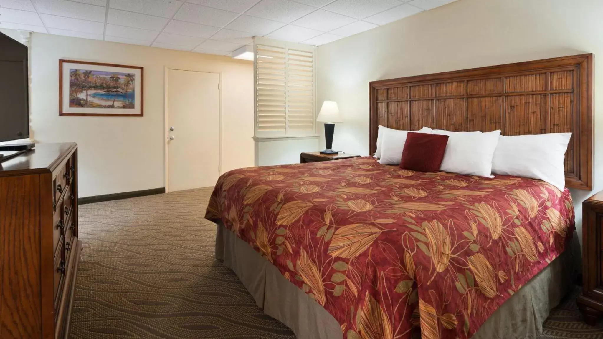 Bed in Best Western Naples Inn & Suites