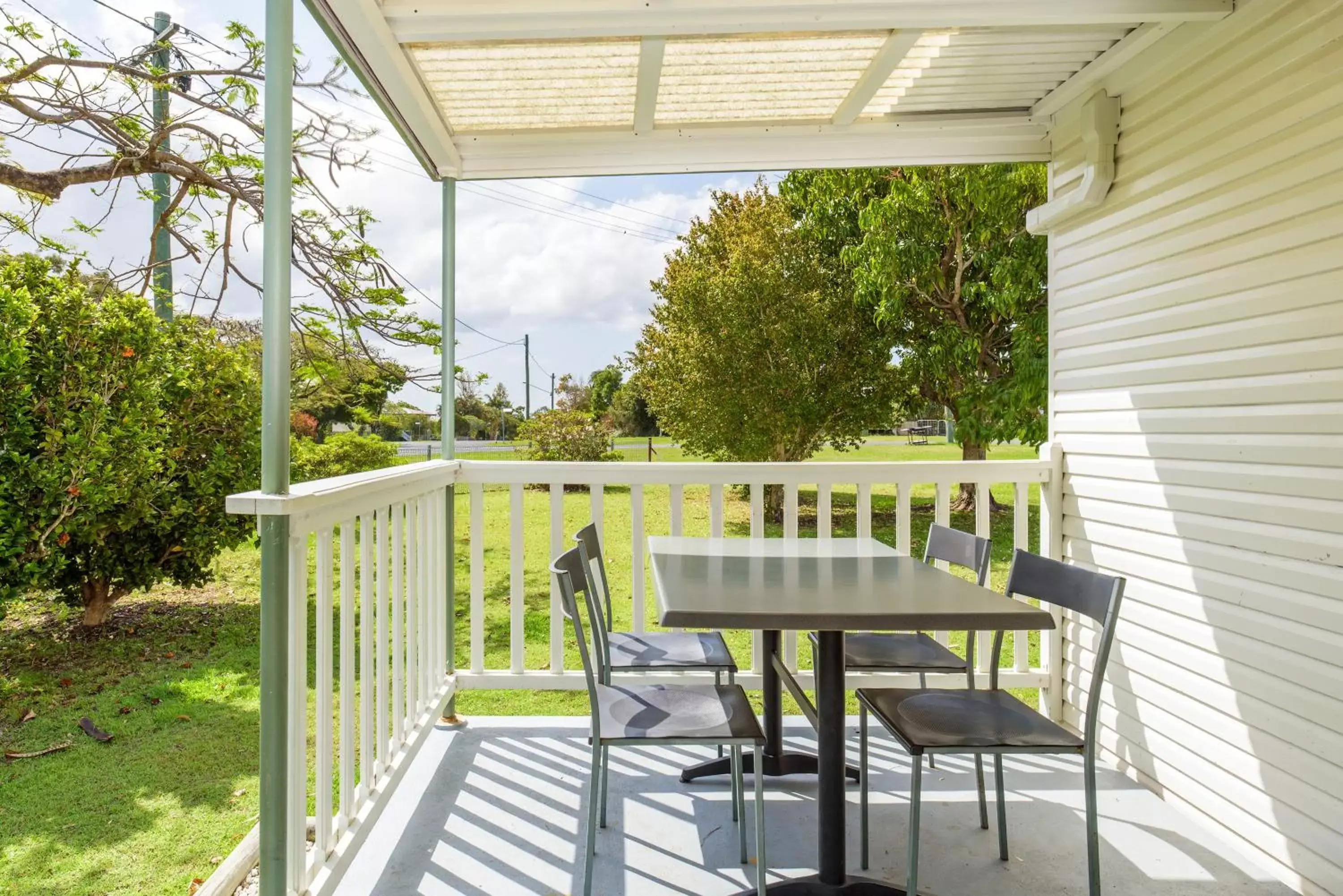 Patio, Balcony/Terrace in Tin Can Bay's Sleepy Lagoon Motel