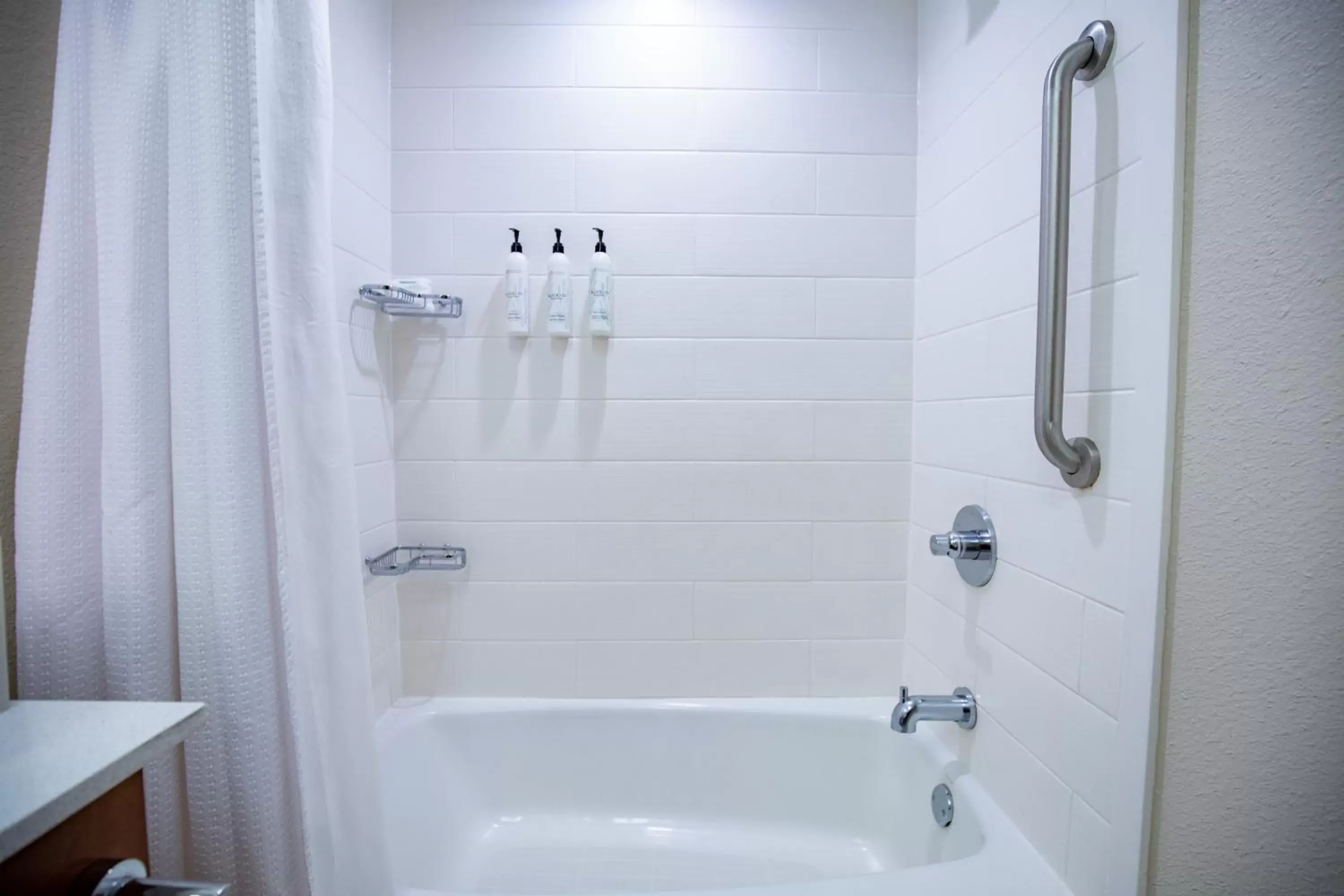 Bathroom in SpringHill Suites by Marriott Baton Rouge Gonzales