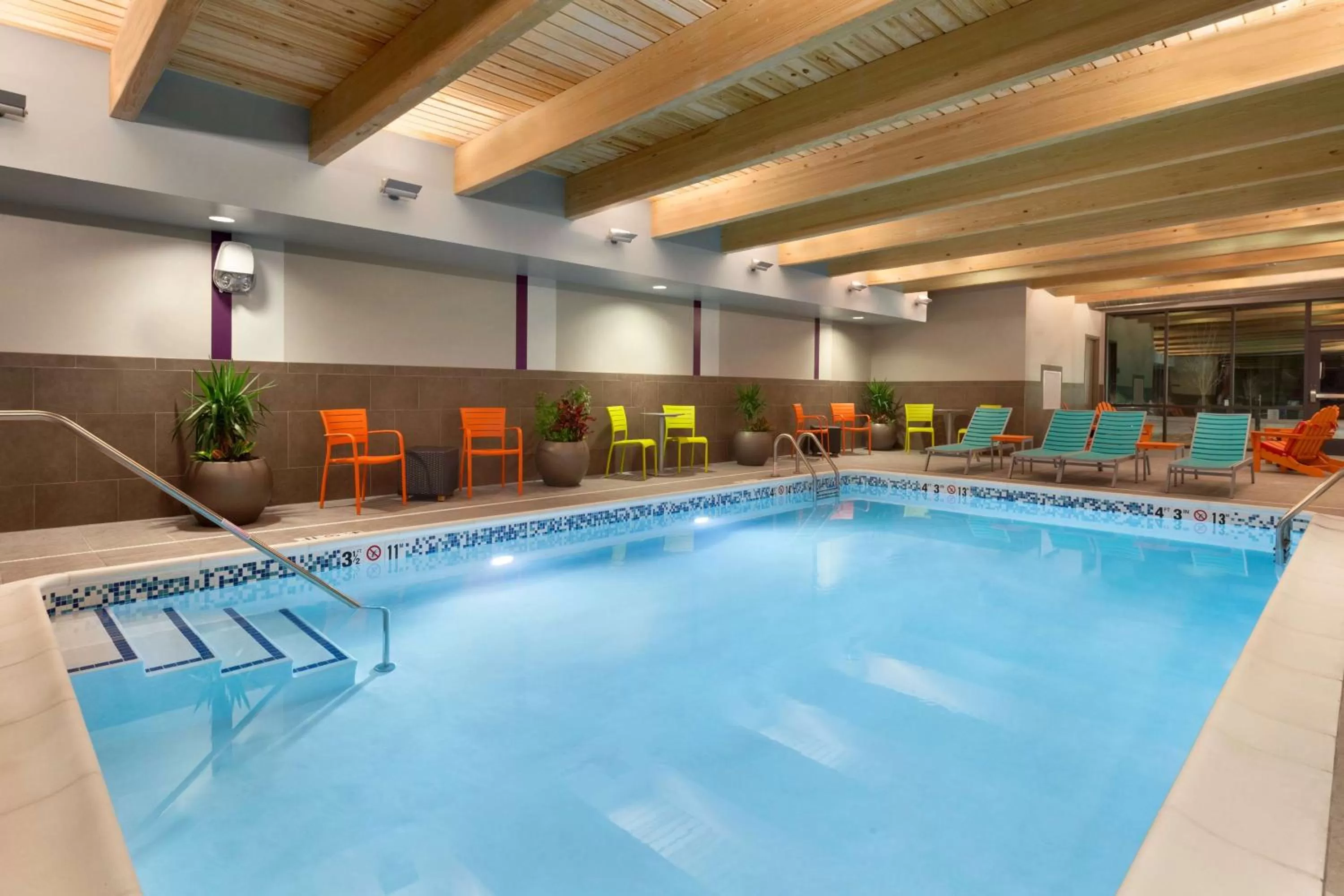 Pool view in Home2 Suites by Hilton Champaign/Urbana
