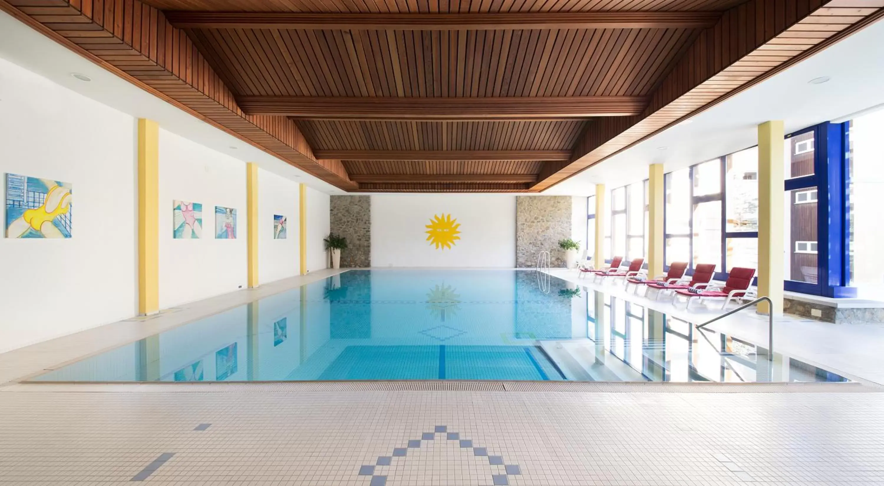 Swimming Pool in Hotel Europa St. Moritz