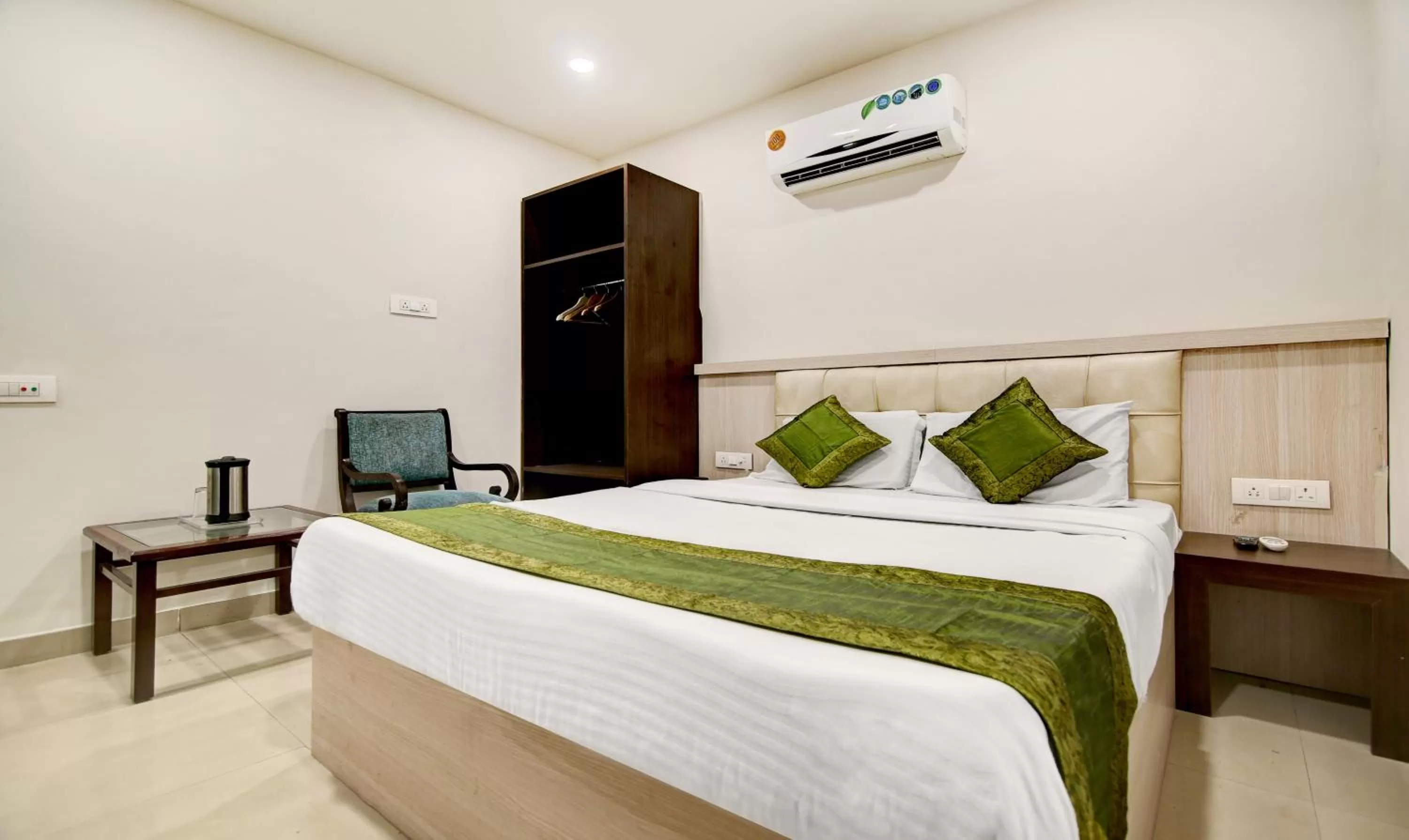 Bed in Itsy By Treebo - Solitaire