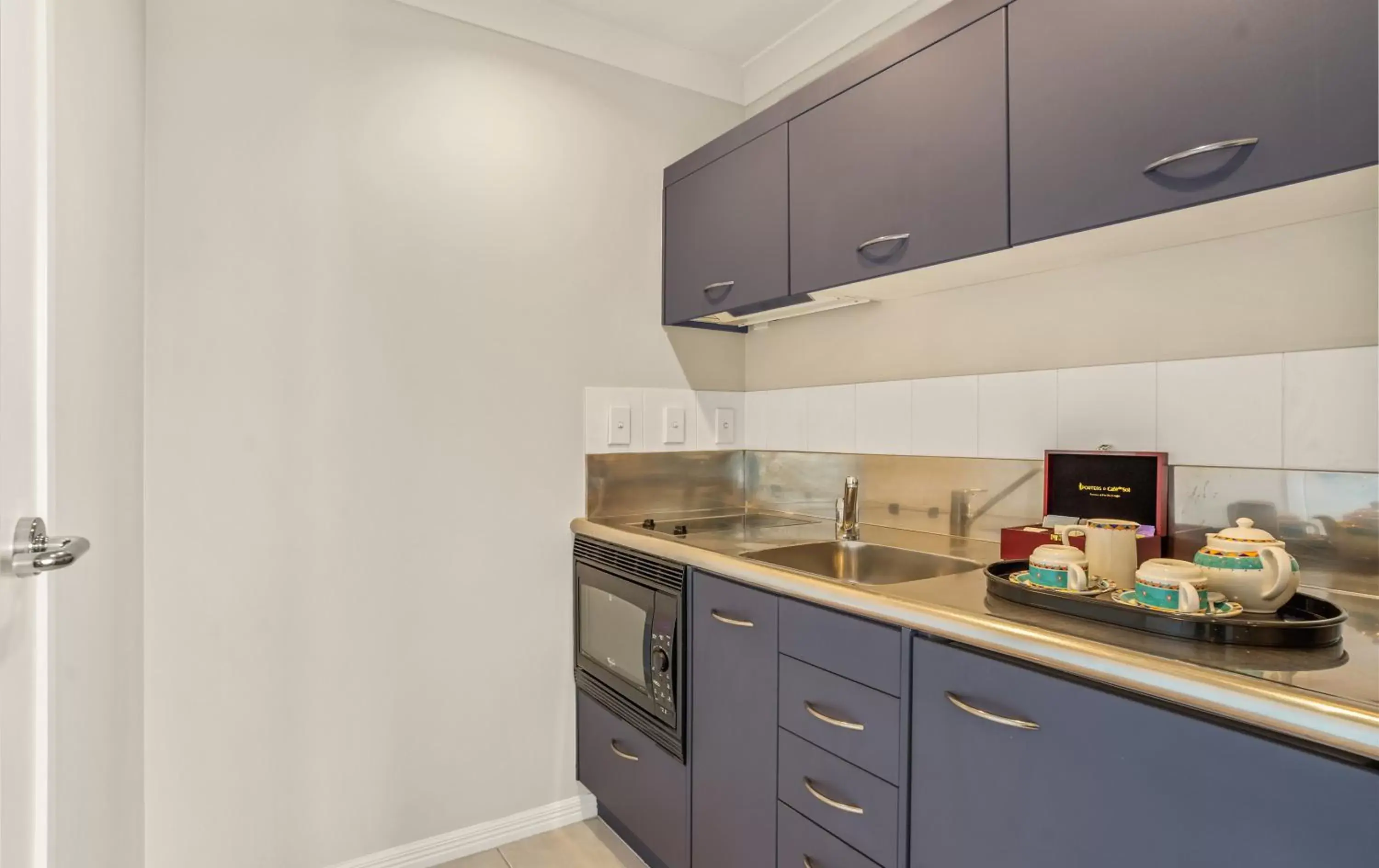 Kitchen or kitchenette, Kitchen/Kitchenette in Parkside Hotel & Apartments