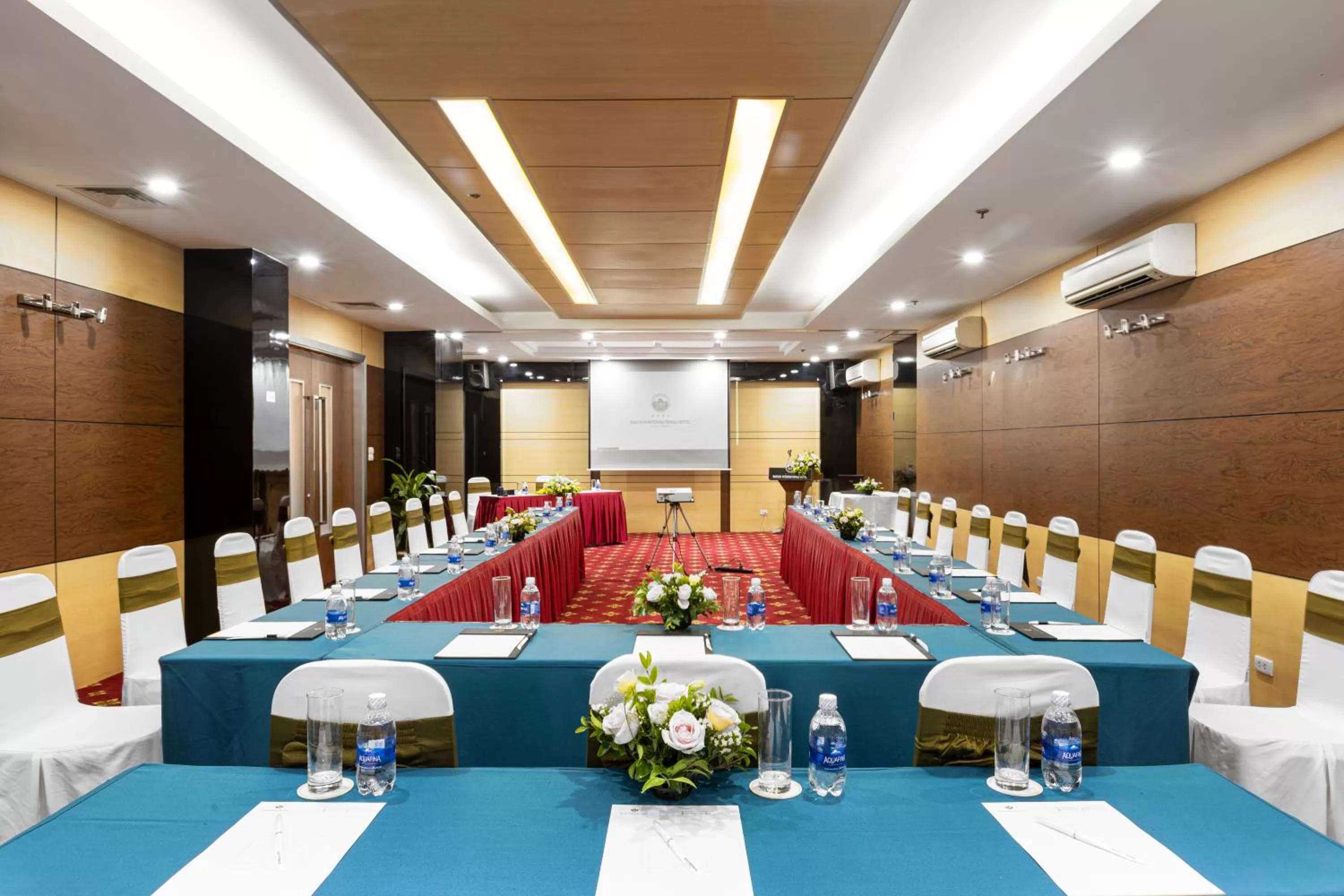 Living room in Bao Son International Hotel