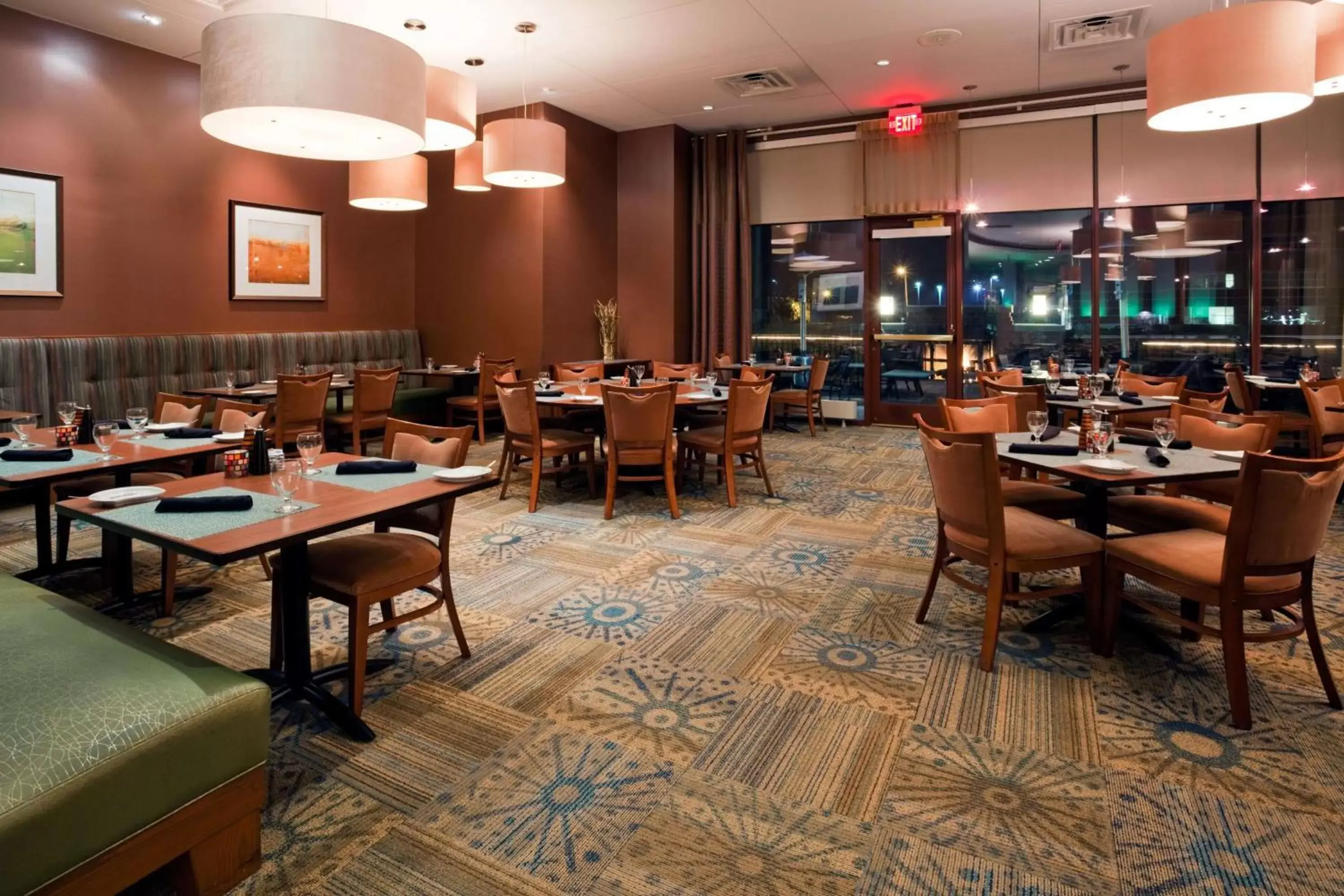 Restaurant/Places to Eat in Sonesta Milwaukee West Wauwatosa