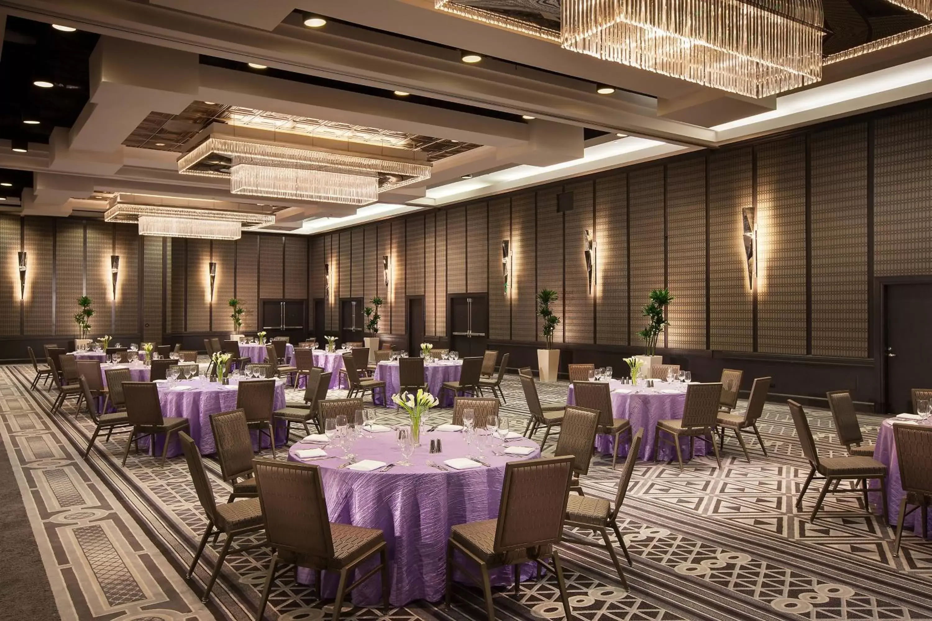 Meeting/conference room, Restaurant/Places to Eat in Sheraton Grand Los Angeles