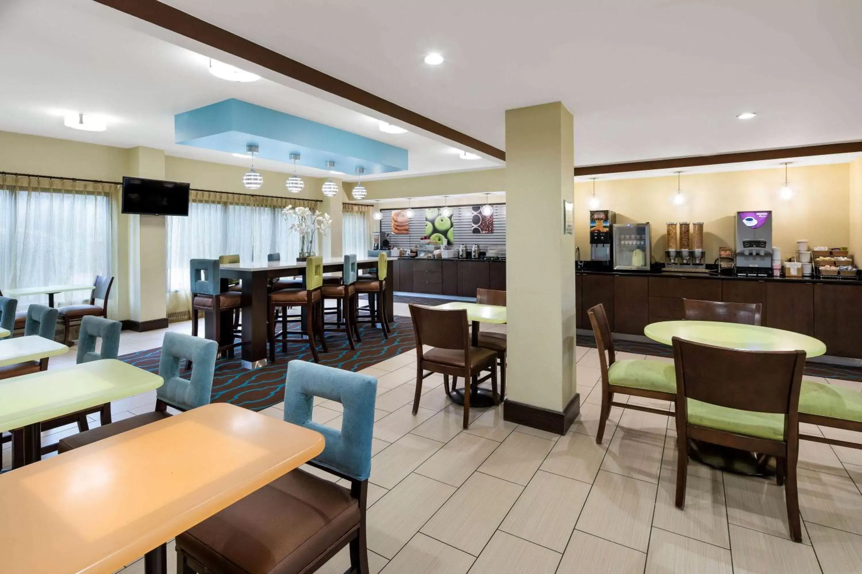 Restaurant/Places to Eat in La Quinta by Wyndham LaGrange / I-85