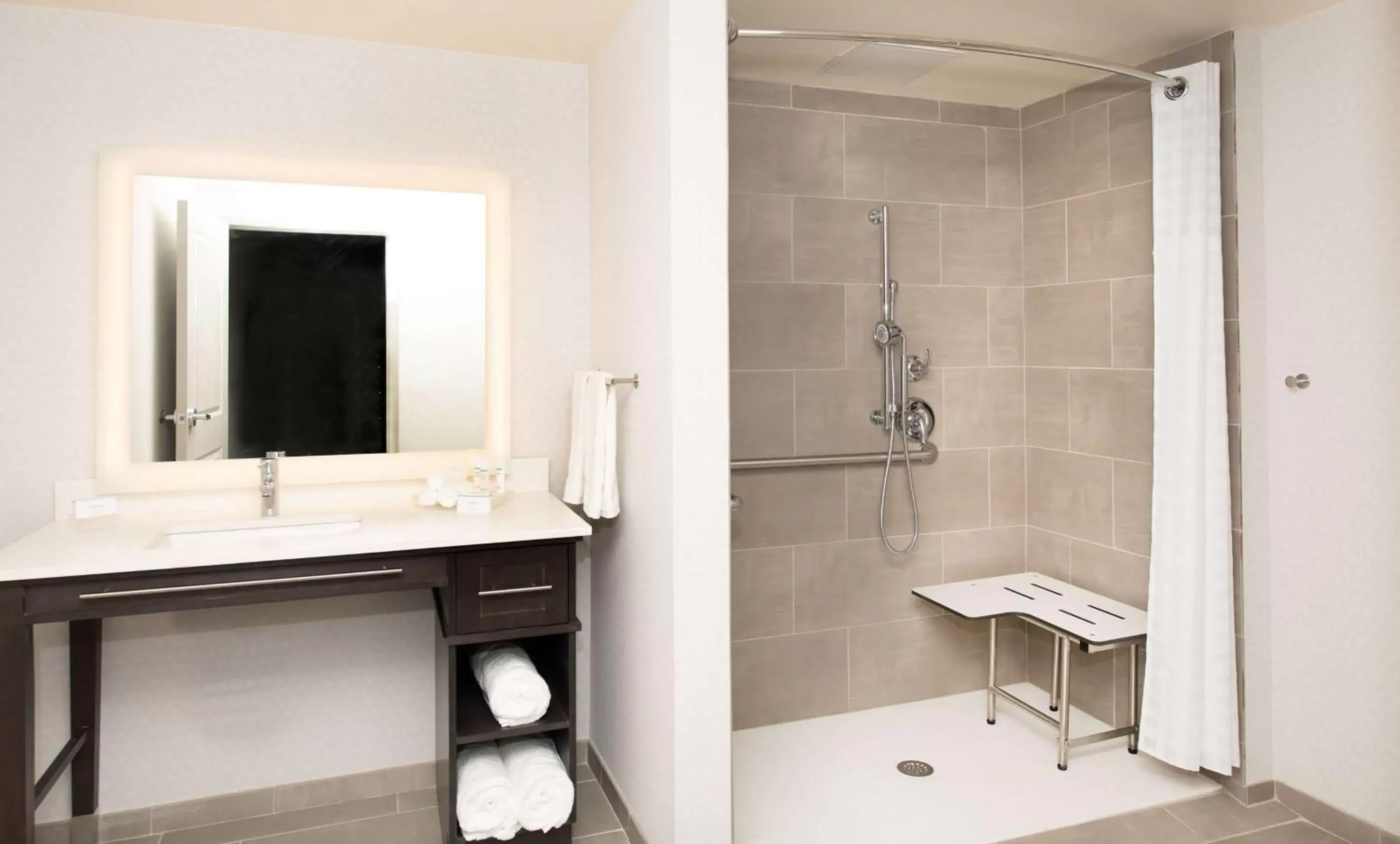 Bathroom in Homewood Suites By Hilton North Charleston