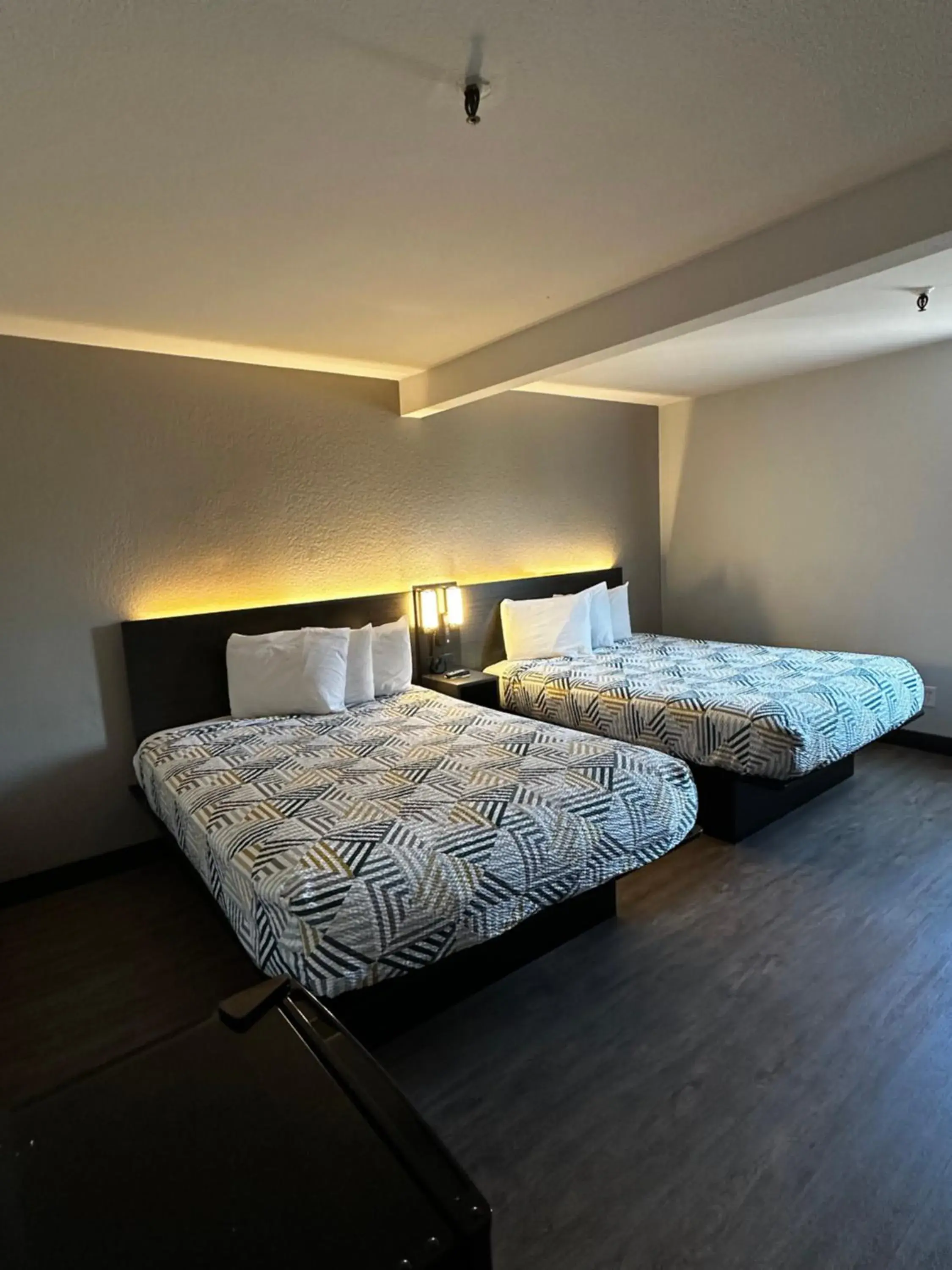 Bed in Motel 6-San Diego, CA - Hotel Circle - Mission Valley Bed in Motel 6-San Diego, CA - Hotel Circle - Mission Valley