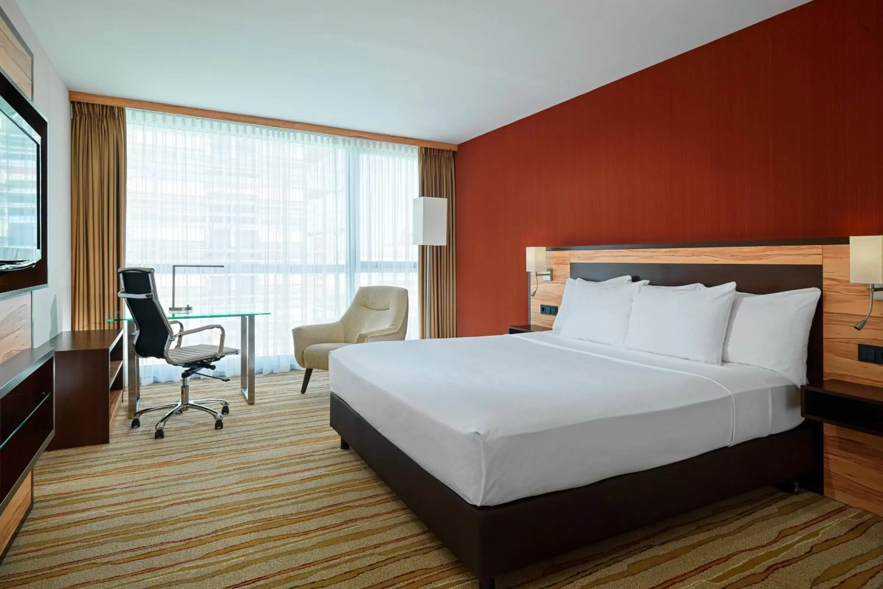 Photo of the whole room, Bed in Courtyard by Marriott Duesseldorf Hafen