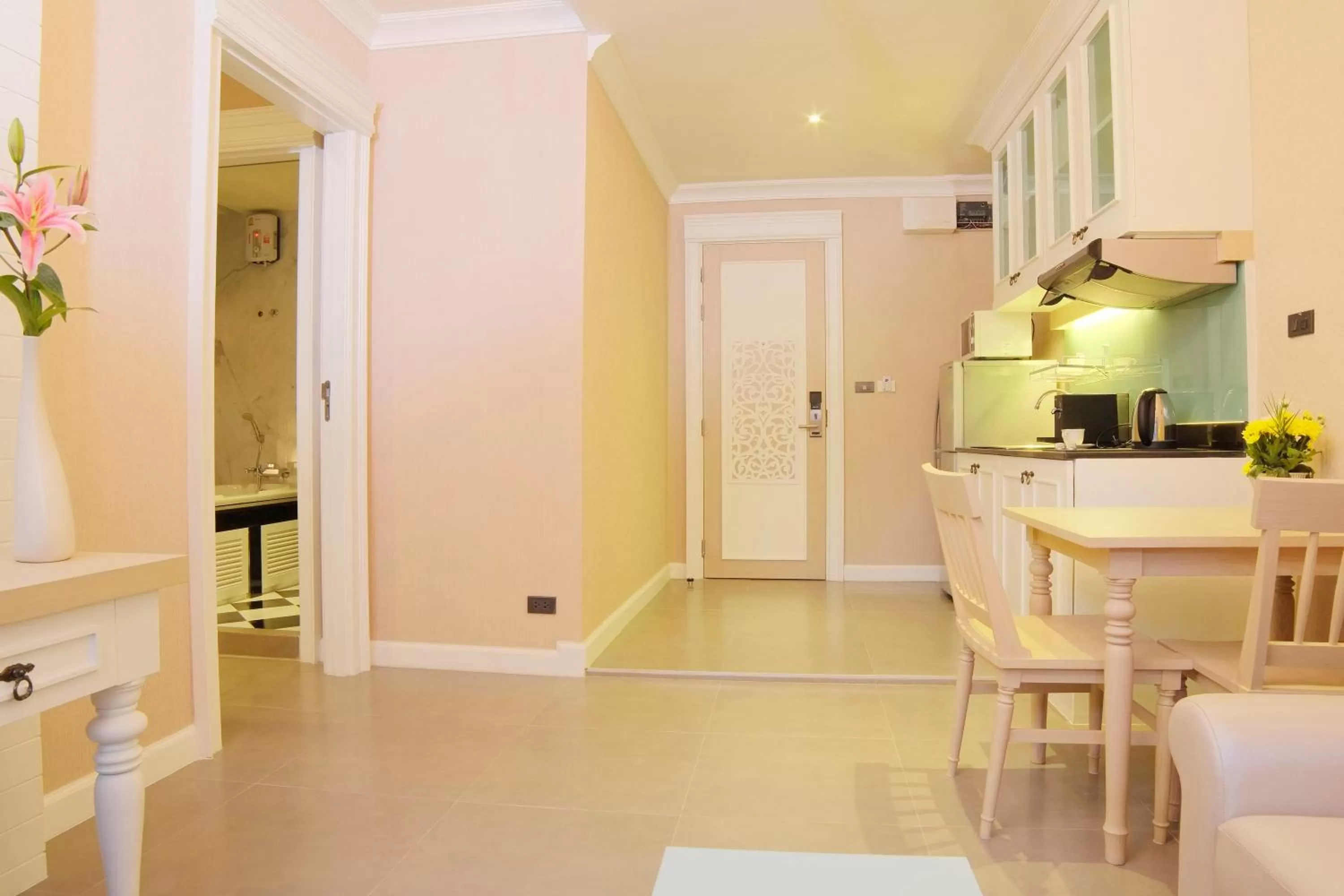 Kitchen or kitchenette in The Raya Surawong Bangkok