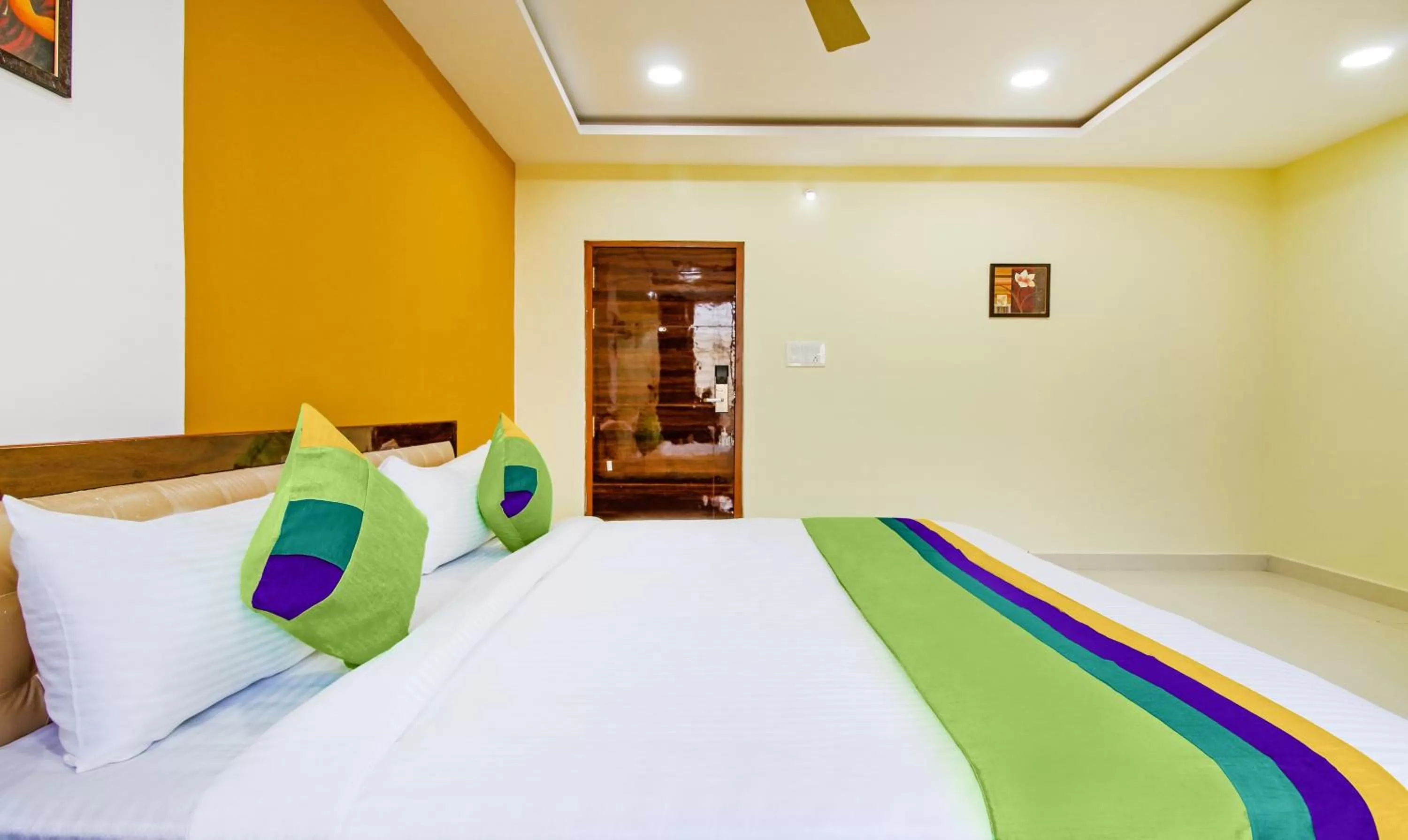 Bedroom, Bed in Itsy Hotels D'Comfort Inn