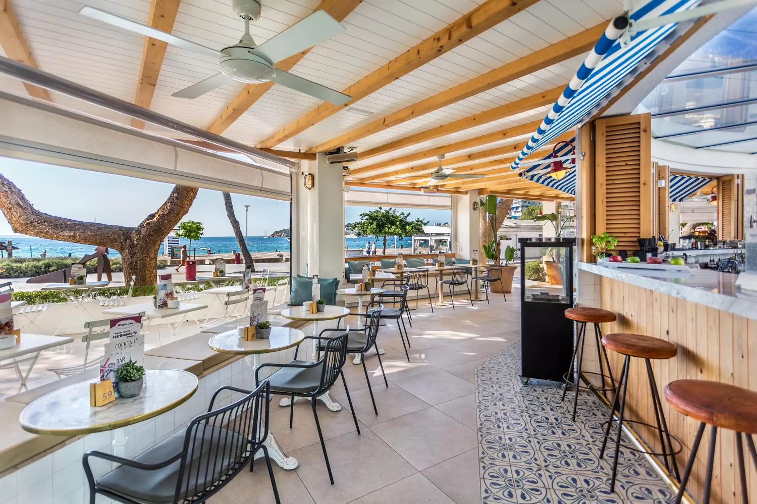 Lounge or bar in FERGUS Style Palmanova - Adults Only Lounge or bar in FERGUS Style Palmanova - Adults Only