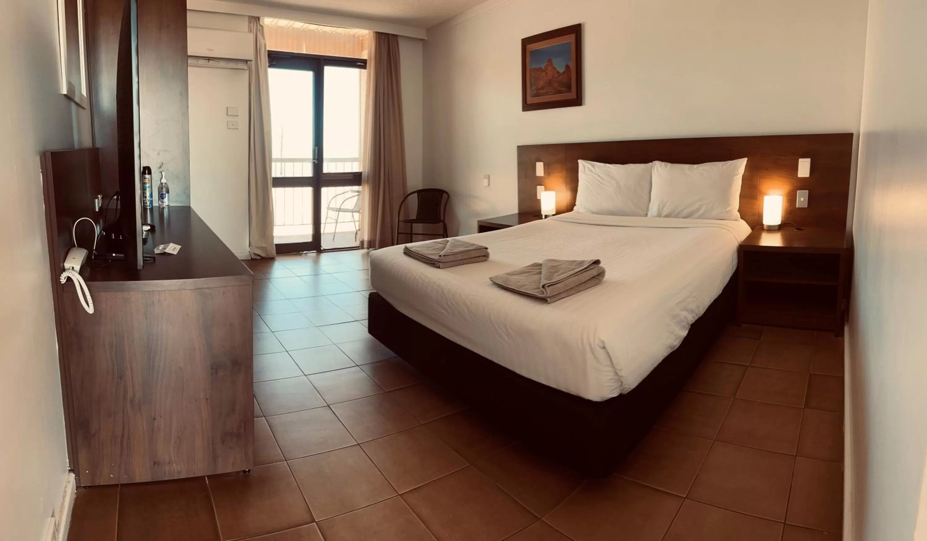 Photo of the whole room, Bed in Hedland Hotel