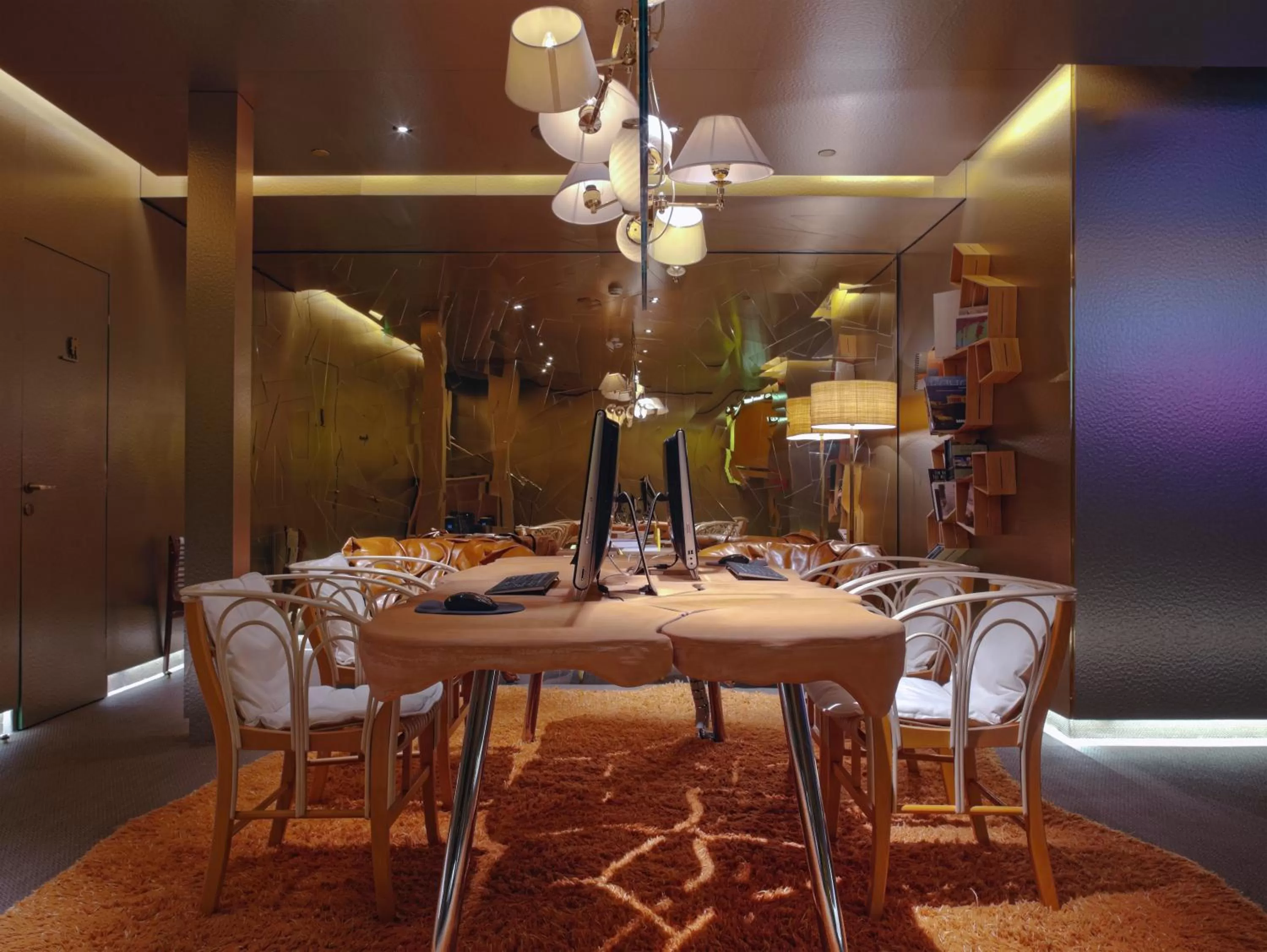 Business facilities in New Hotel