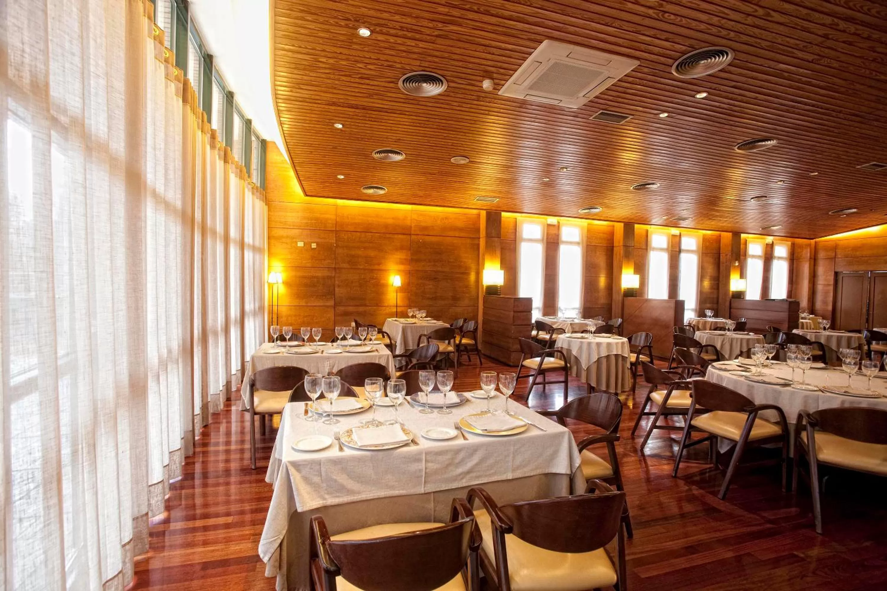 Restaurant/places to eat in Hotel Alfonso IX