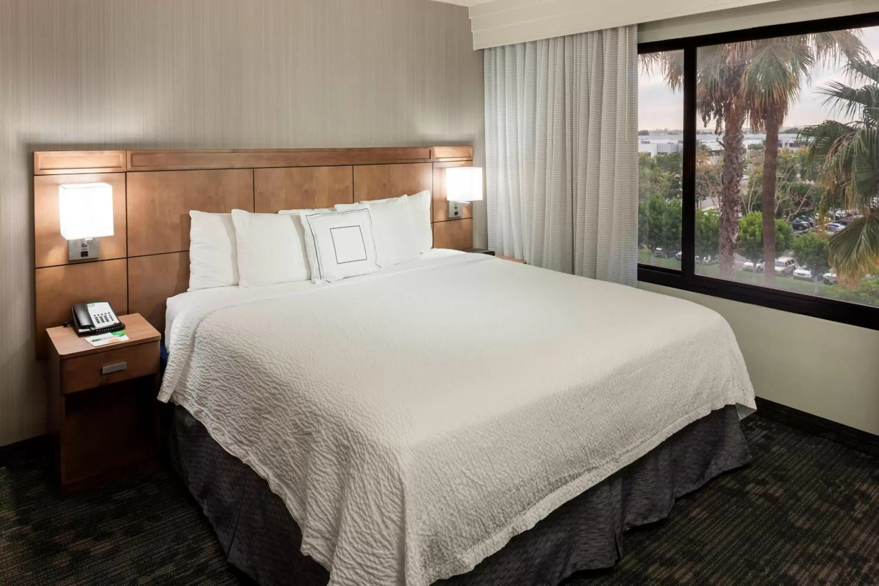 Bedroom, Bed in Courtyard by Marriott Cypress Anaheim / Orange County