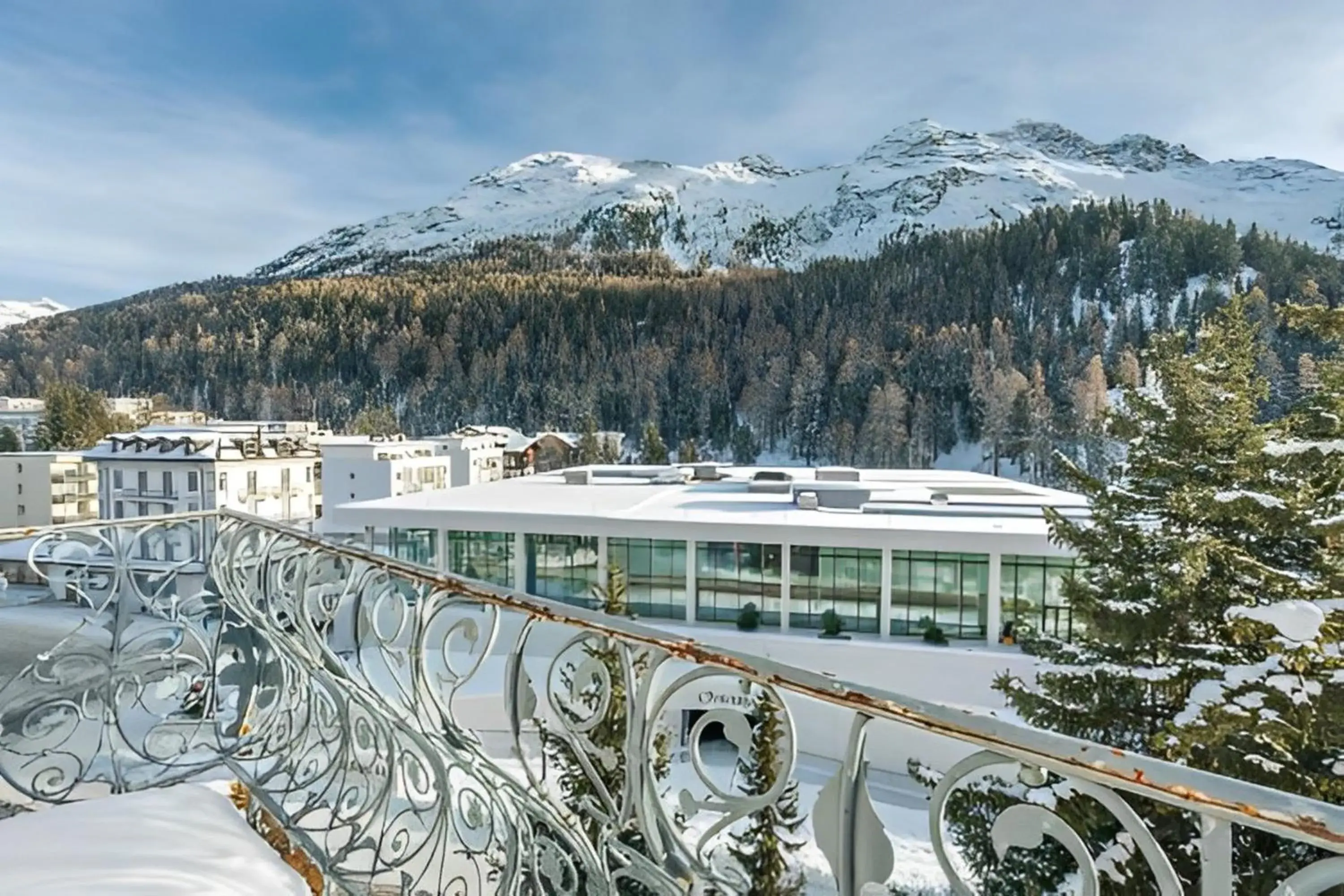 Winter in Hotel Reine Victoria by Laudinella