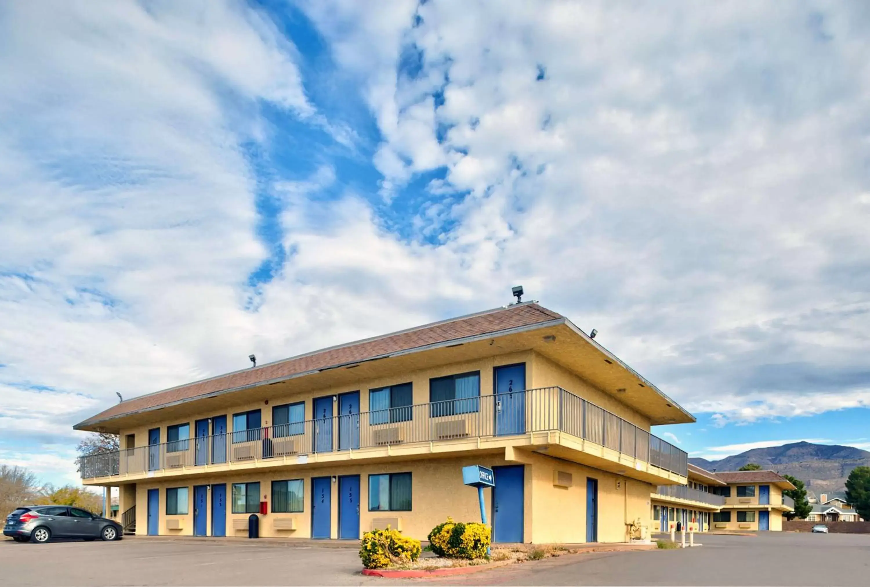 Property Building in Motel 6-Alamogordo, NM