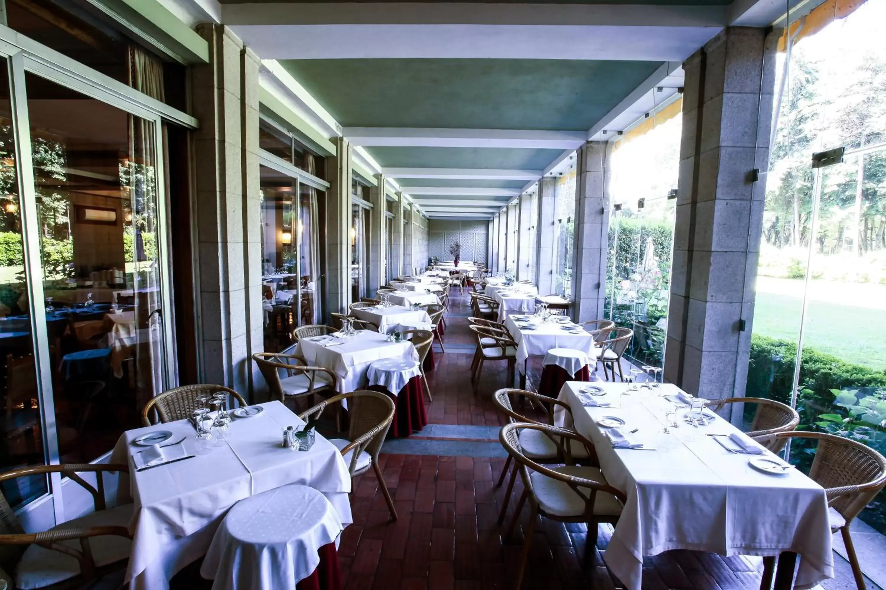 Restaurant/Places to Eat in Hotel Grao Vasco