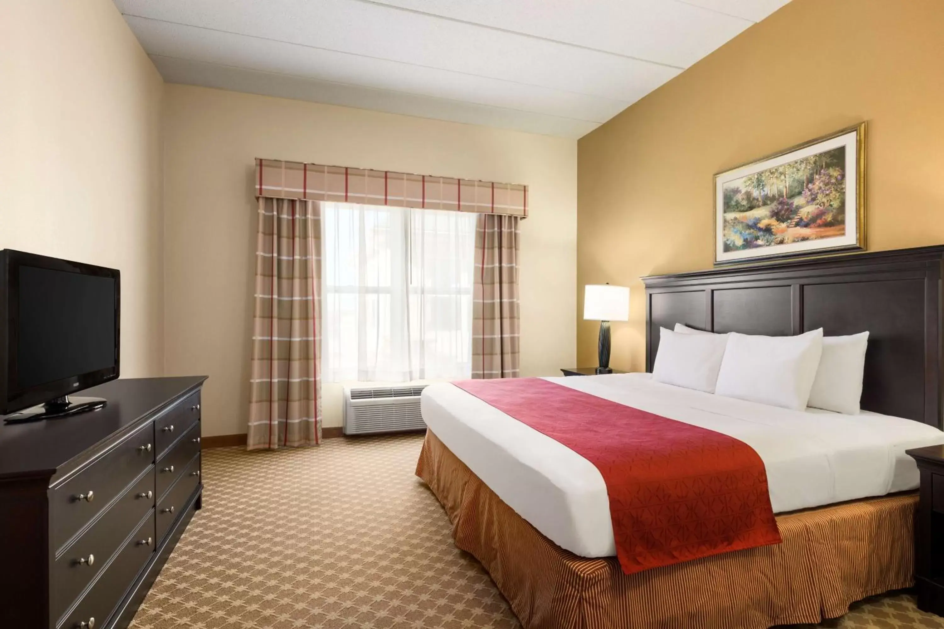 Photo of the whole room, Bed in Country Inn & Suites by Radisson, Frackville (Pottsville), PA