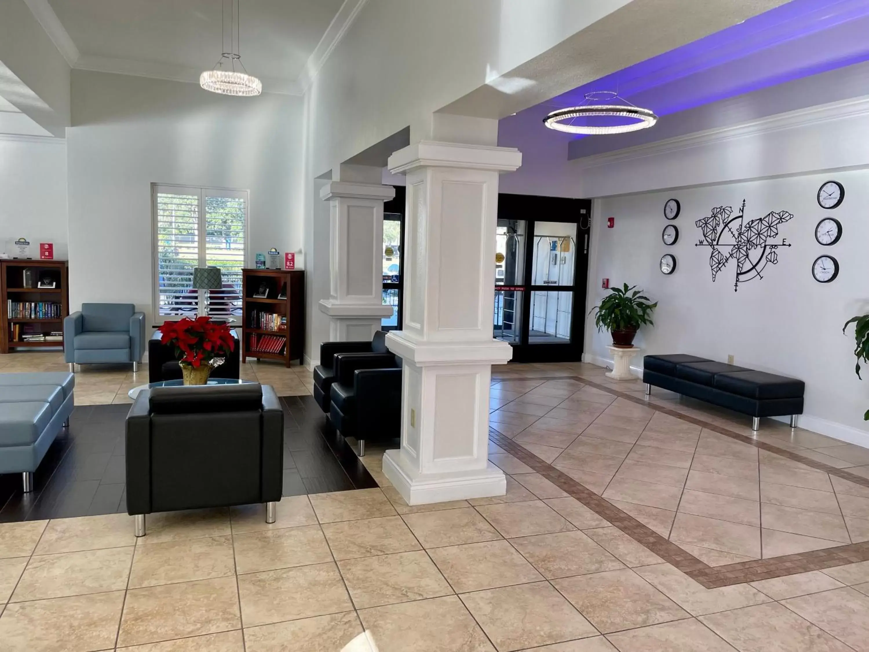Facade/entrance, Lobby/Reception in Days Inn & Suites by Wyndham Lakeland