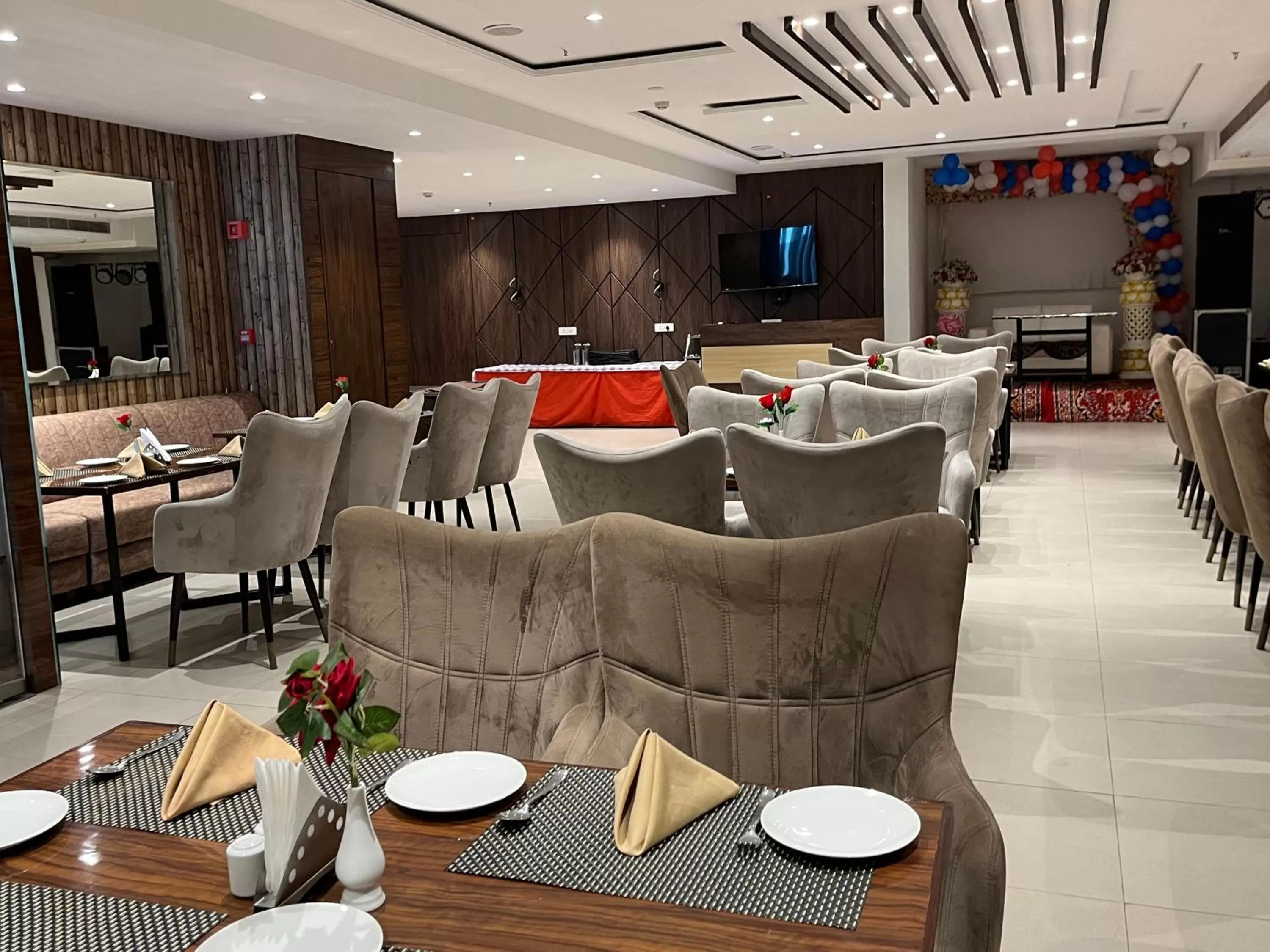 Lounge or bar in RRV Hotel